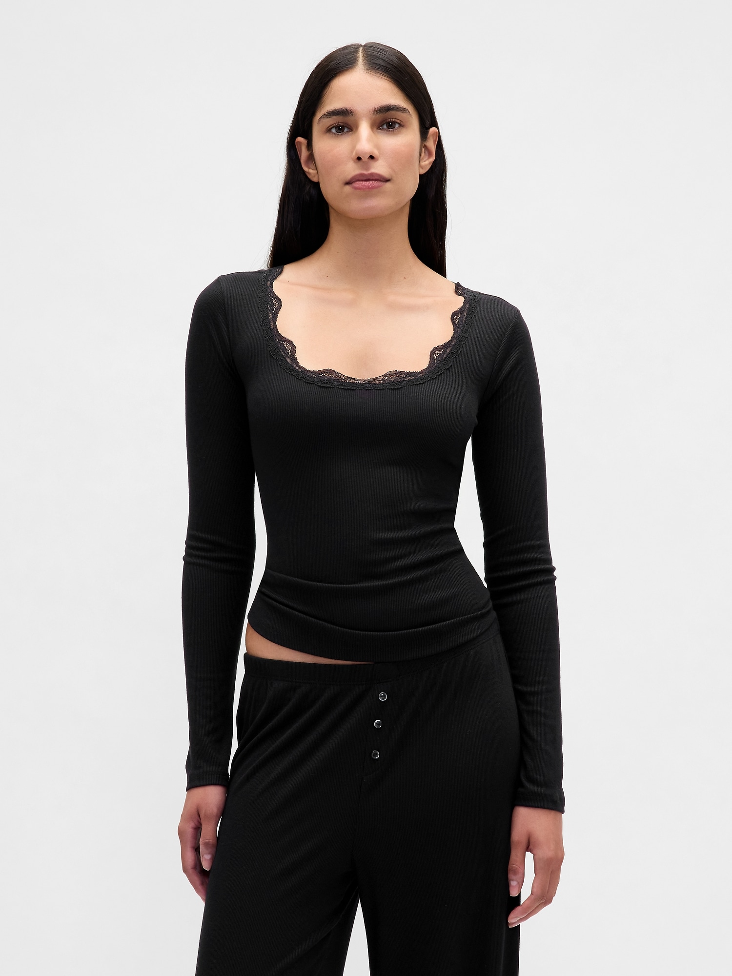 HAUT DE PYJAMA FINEMENT CÔTELÉ À DENTELLE