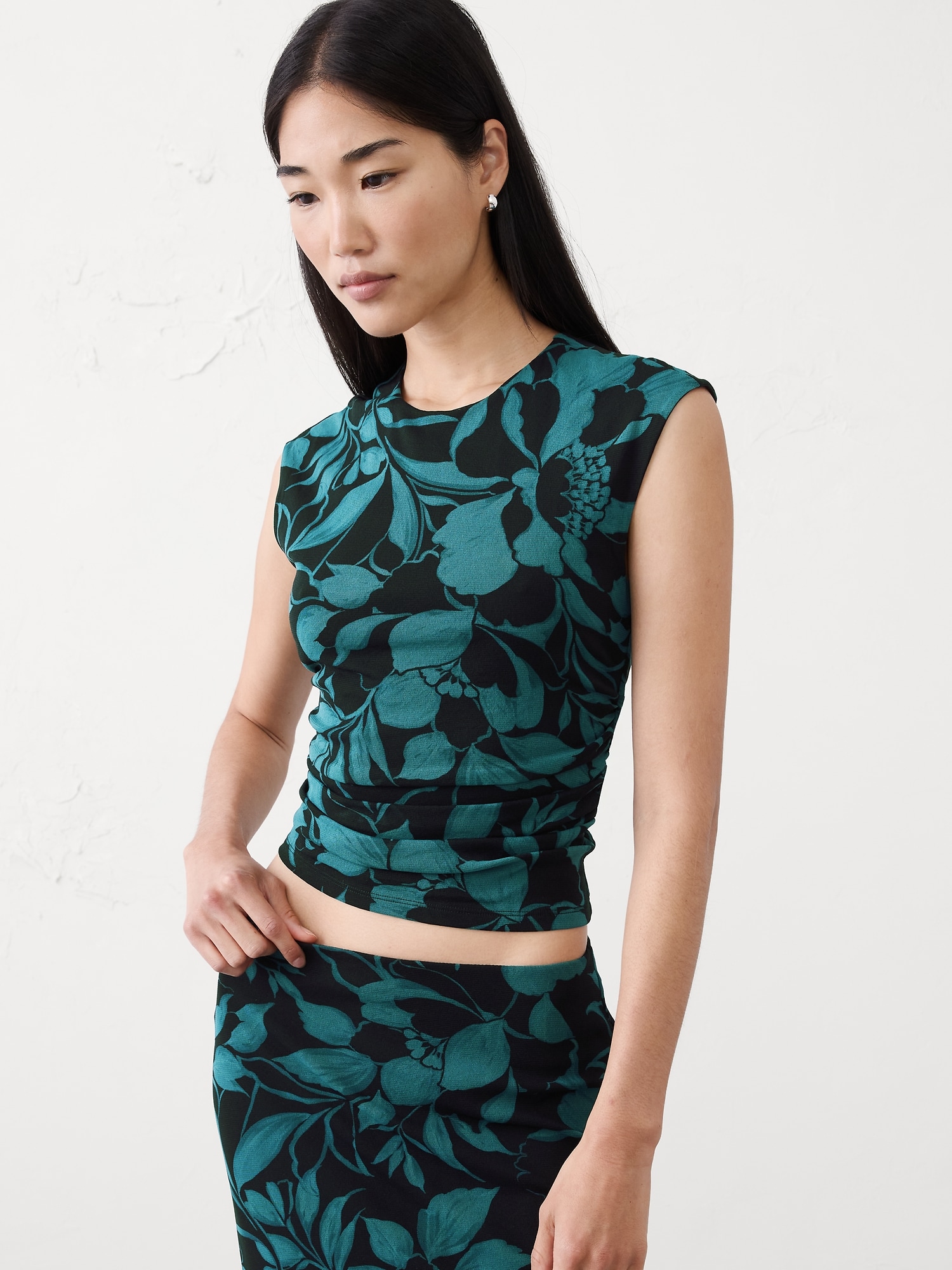 HAUT À MAILLES FRONCÉES SUR LE CÔTÉ