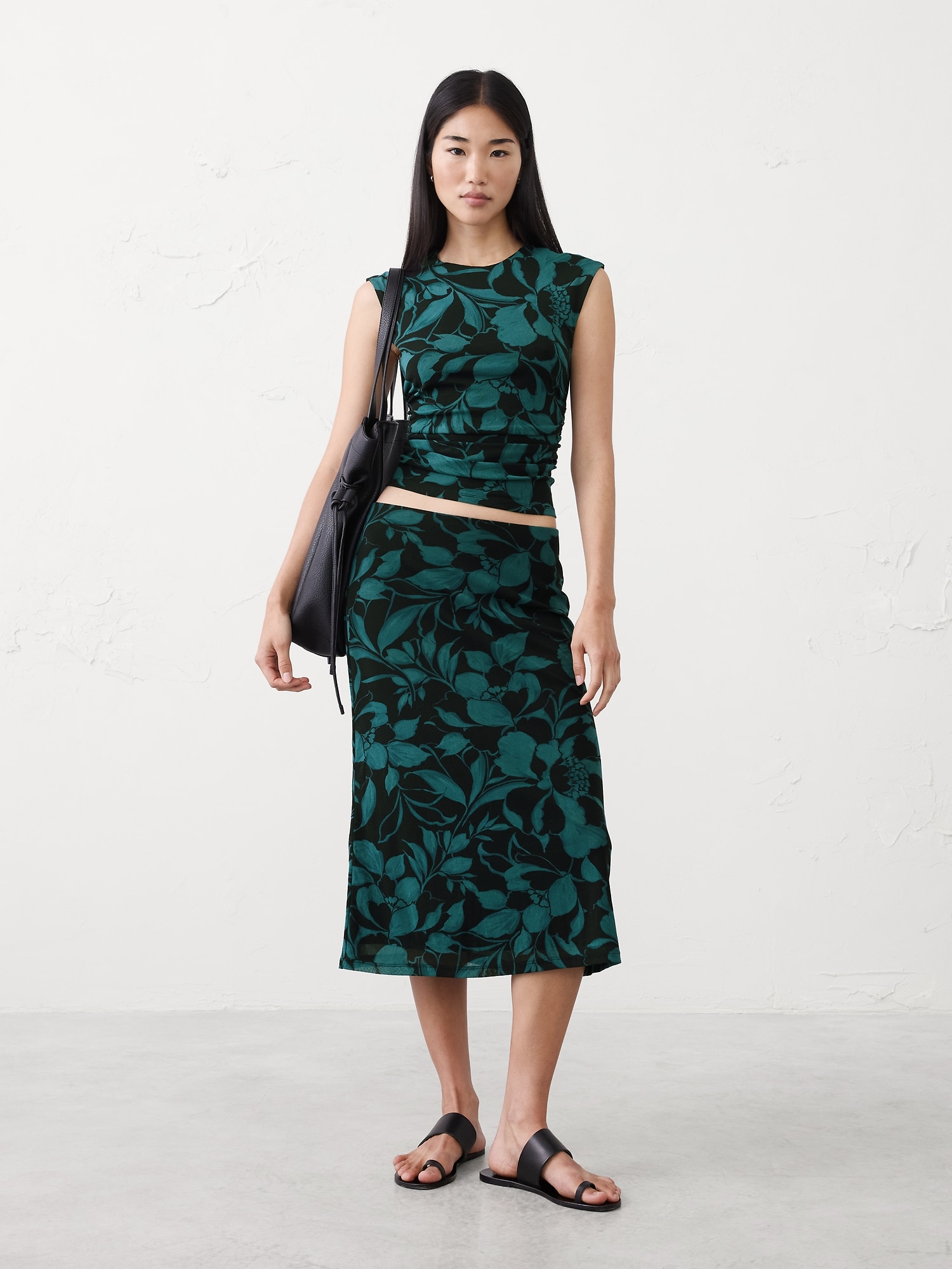 JUPE MI-LONGUE À MAILLES