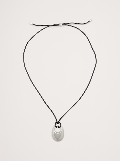 COLLIER À ANNEAU SCULPTÉ