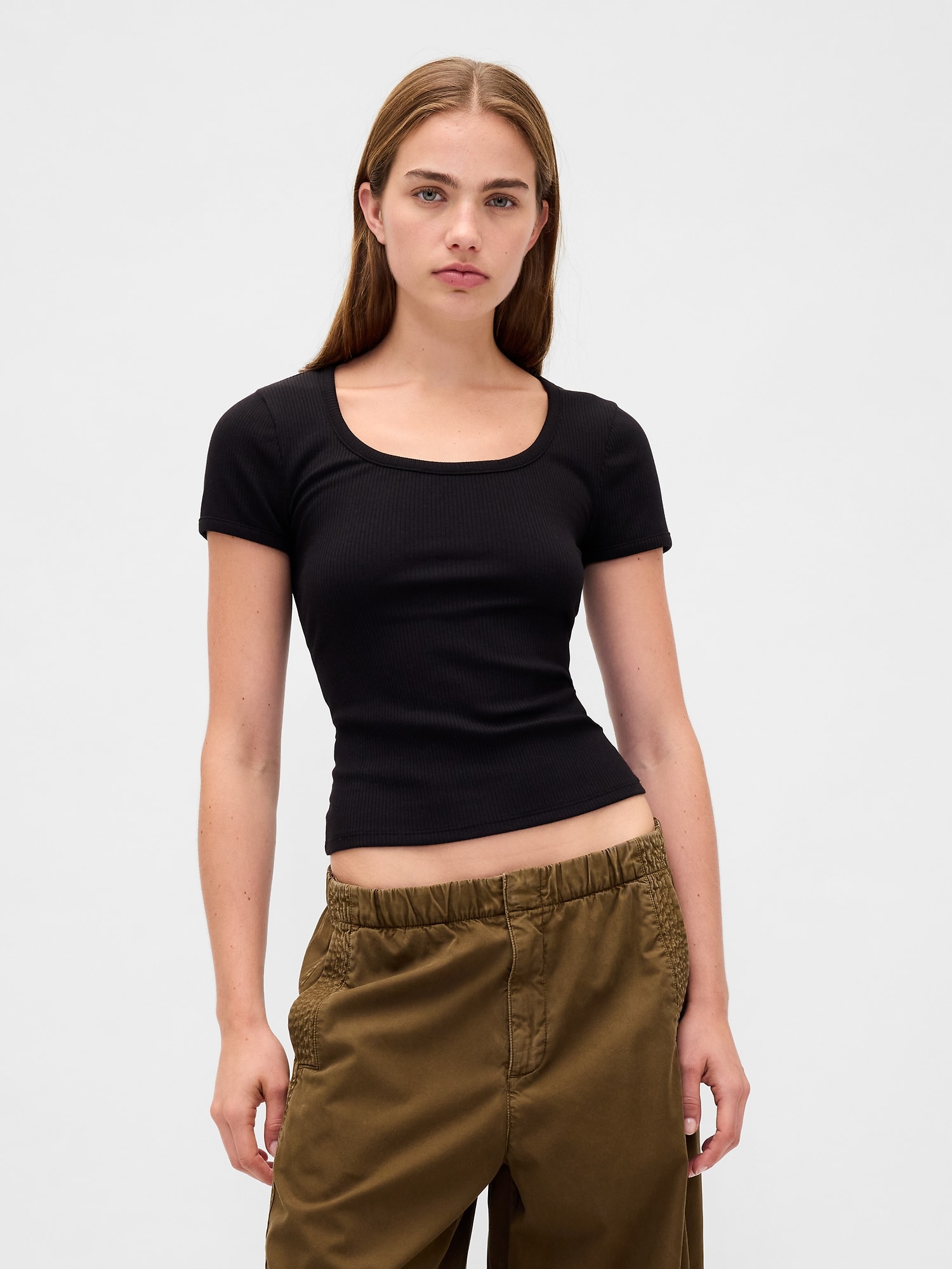 Gap モダンリブ スクープ クロップドTシャツ Gap モダンリブ スクープ クロップドTシャツ