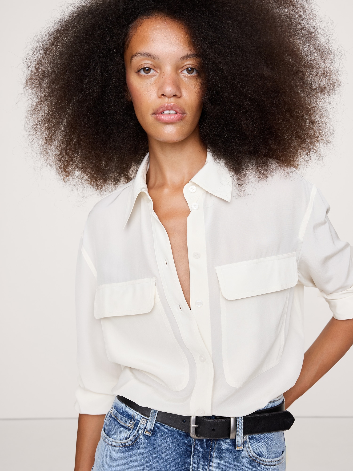 CHEMISIER UTILITAIRE SURDIMENSIONNÉ EN SOIE MATE - Blanc