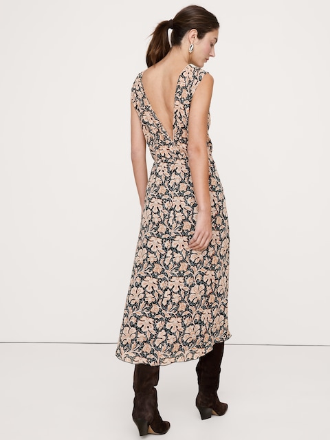 ROBE MI-LONGUE À DOS DÉGAGÉ