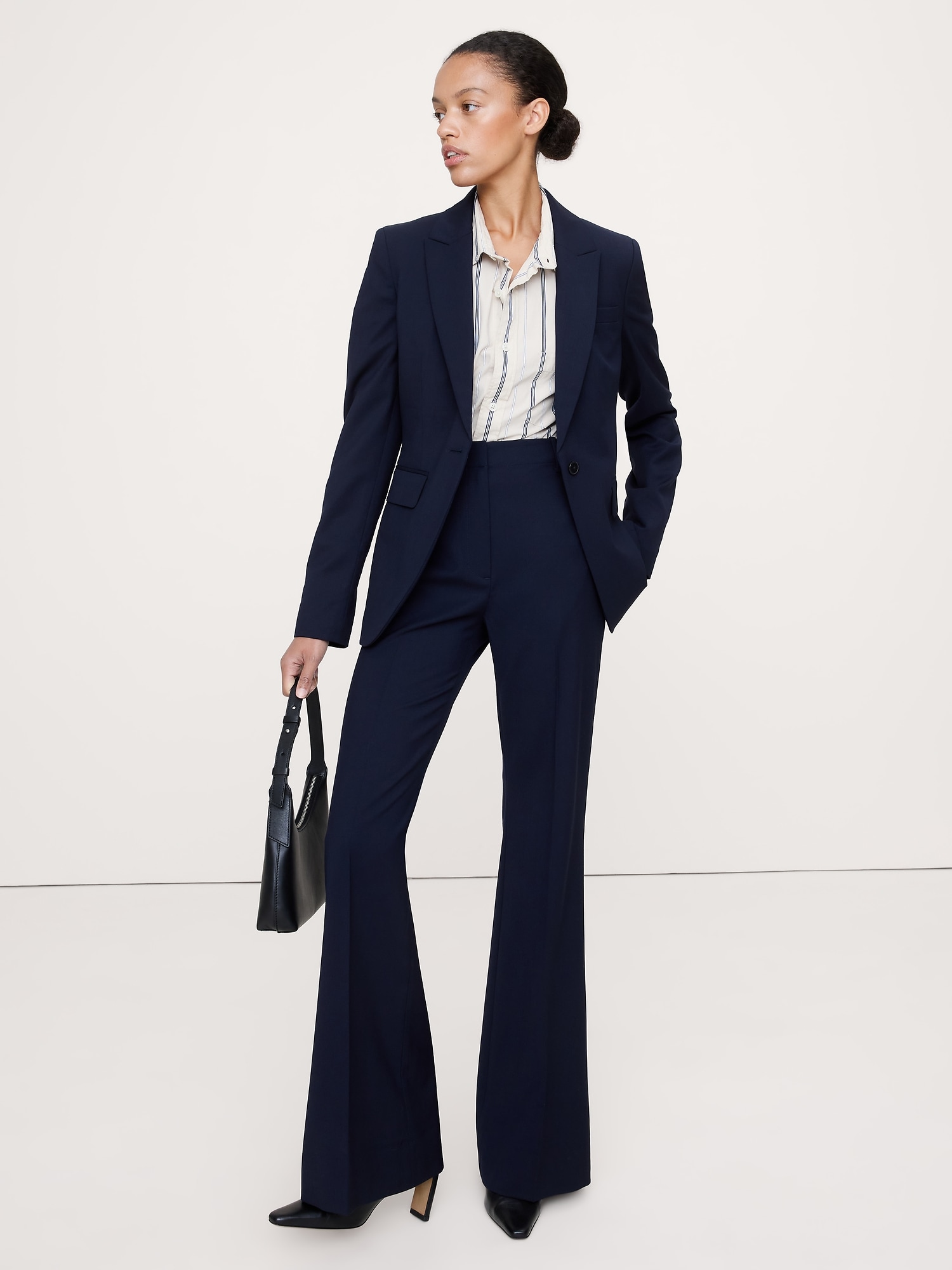 PANTALON ÉVASÉ À TAILLE HAUTE EN LAINE ITALIENNE LÉGÈRE