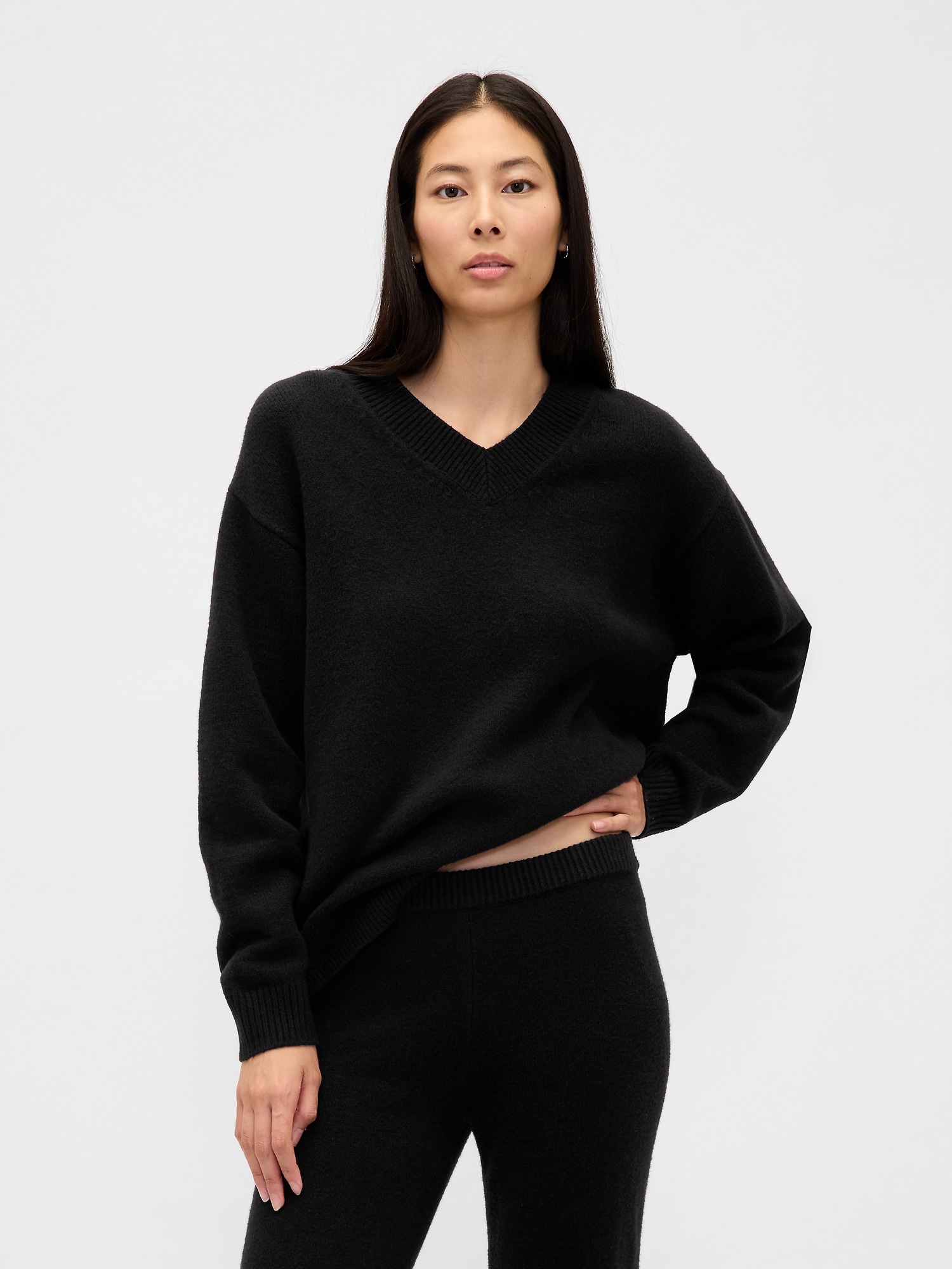 Gap CashSoft カシミヤタッチ オーバーサイズ Vネックセーター Gap CashSoft カシミヤタッチ オーバーサイズ Vネックセーター