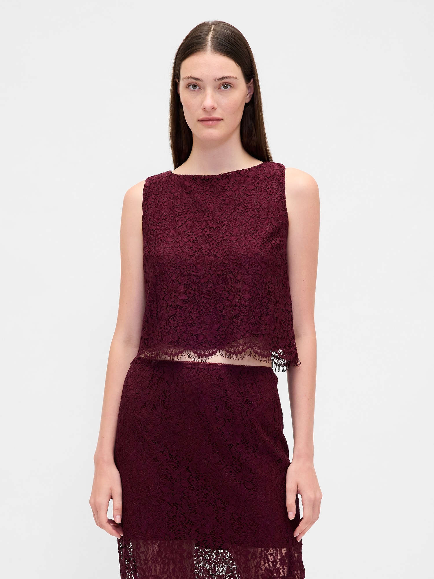 HAUT COQUILLE COURT À ENCOLURE BATEAU ET DENTELLE