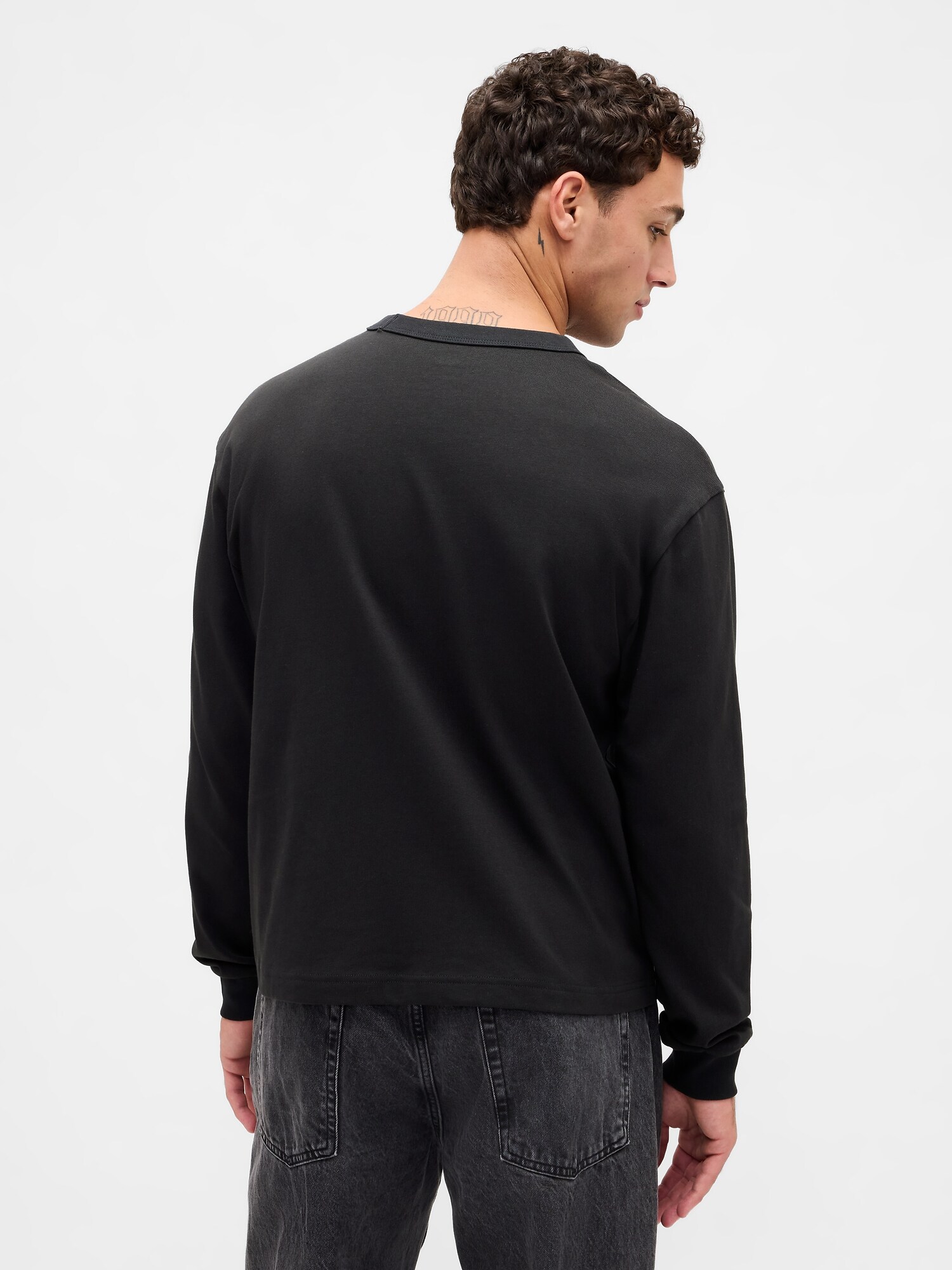 GAP 黒　ロンT セール】GAPロゴ 長袖Tシャツ(ユニセックス)（Tシャツ/カットソー