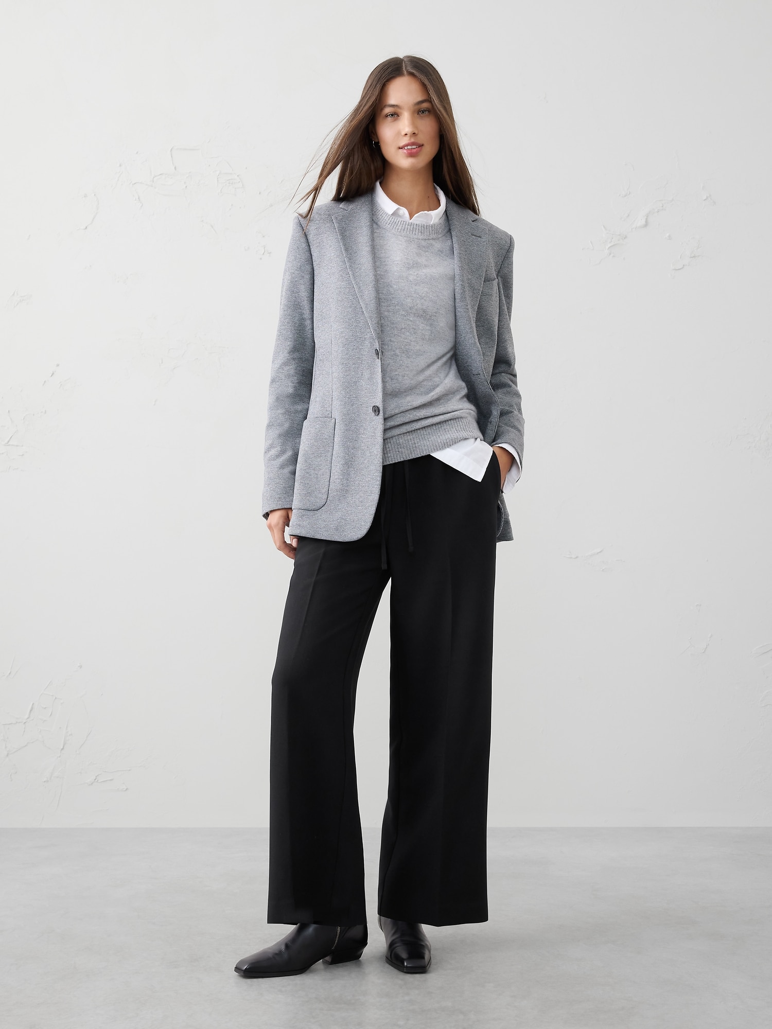 Straight Mid-Rise Pull-On Pant
