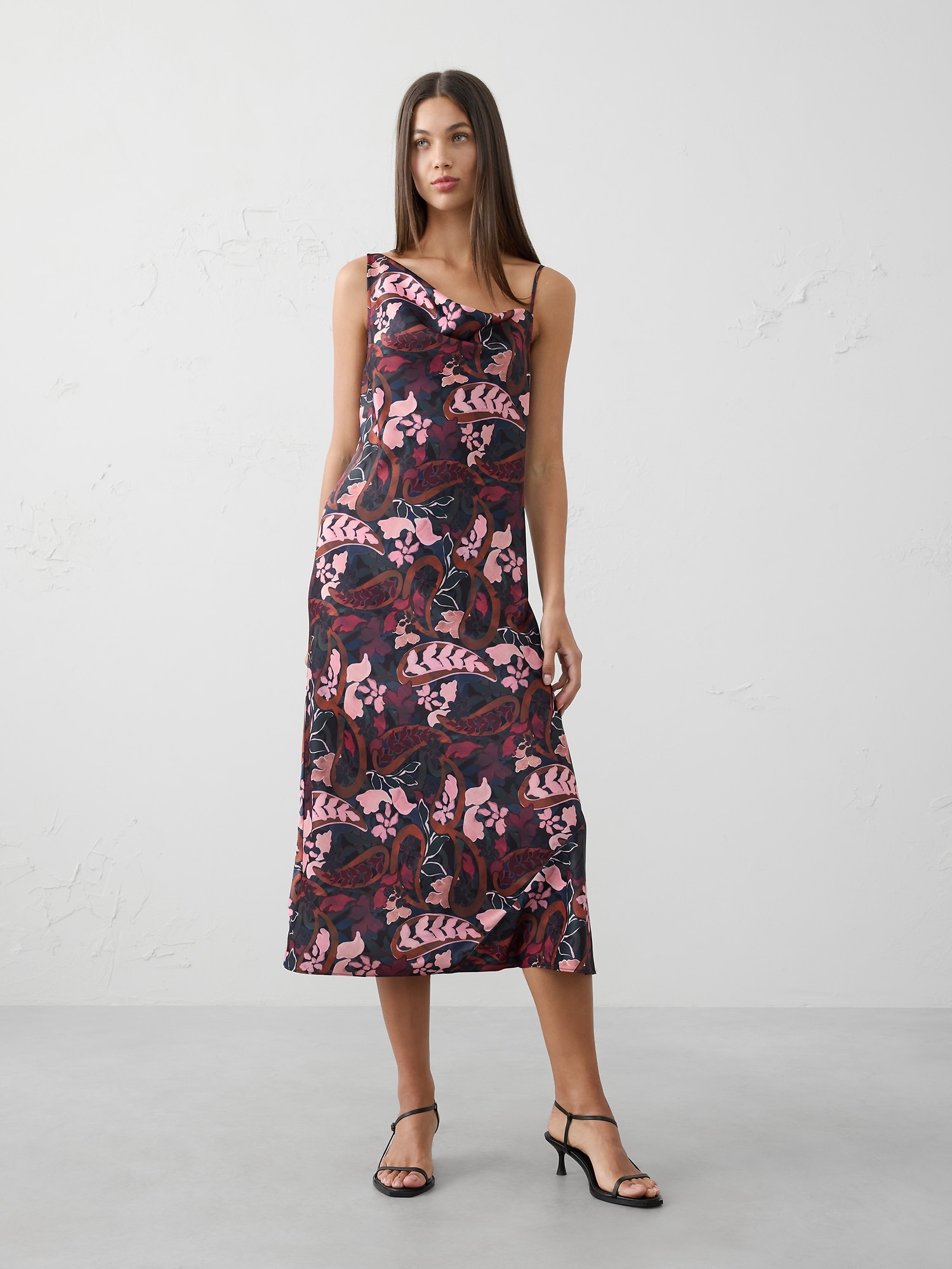 ROBE FOURREAU MI-LONGUE EN SATIN (PHOTO ROBE LONGUE)