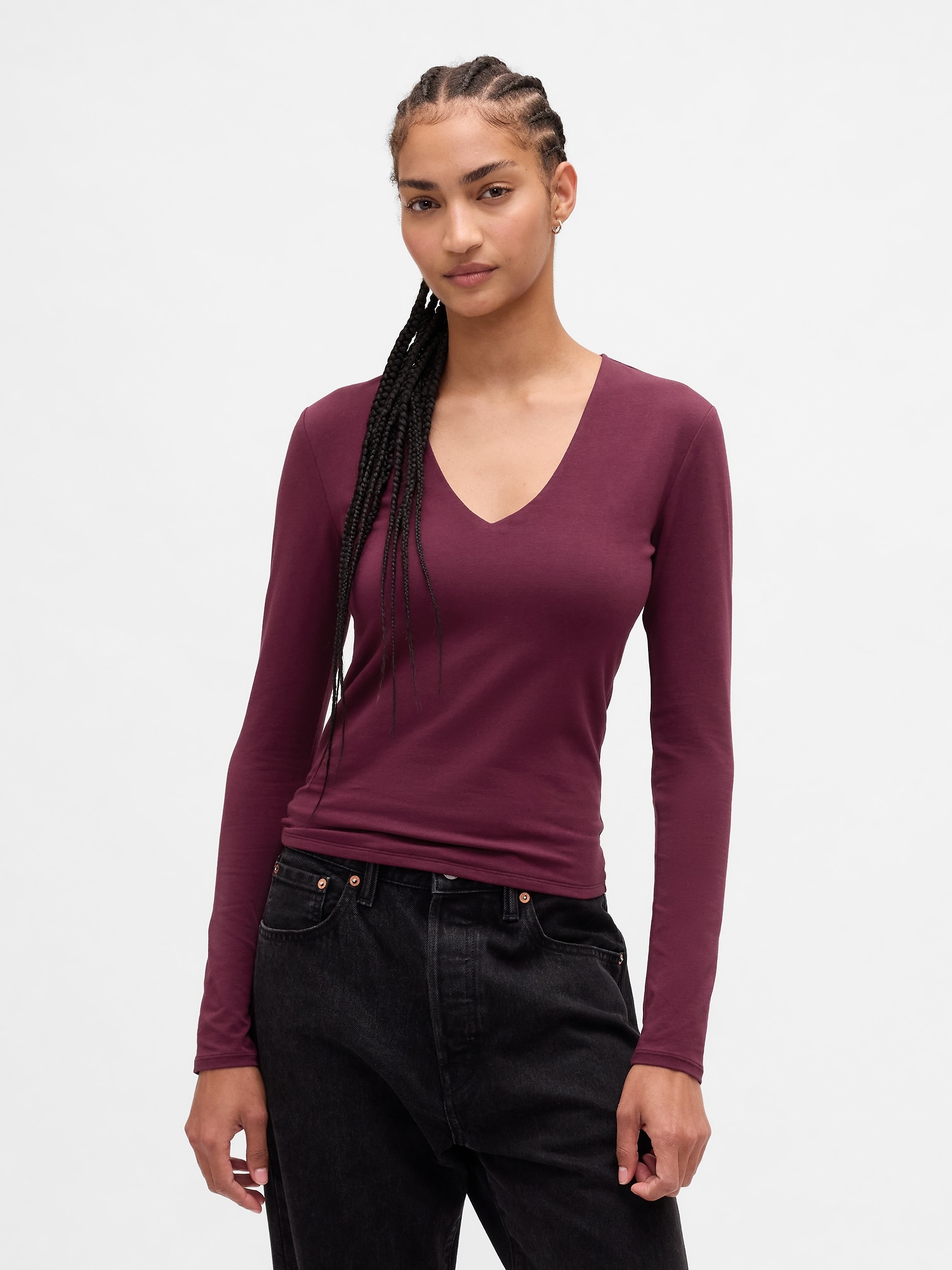 T-SHIRT MOULANT À ENCOLURE EN V EN JERSEY