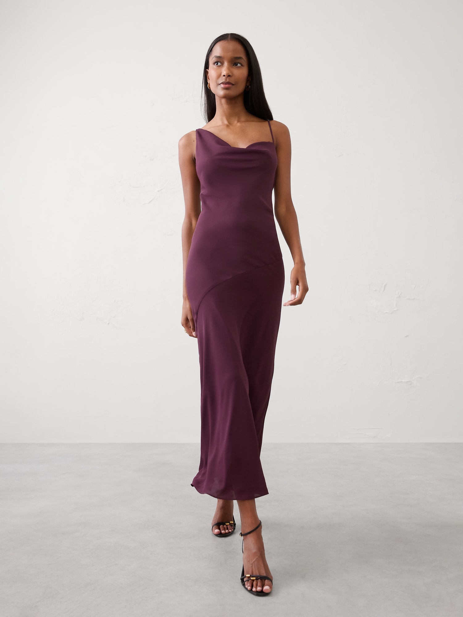 ROBE LONGUE COUPÉE EN BIAIS