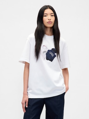 Gap × Sandy Liang ヘビーウェイト オーガニックコットン グラフィックTシャツ (ユニセックス)