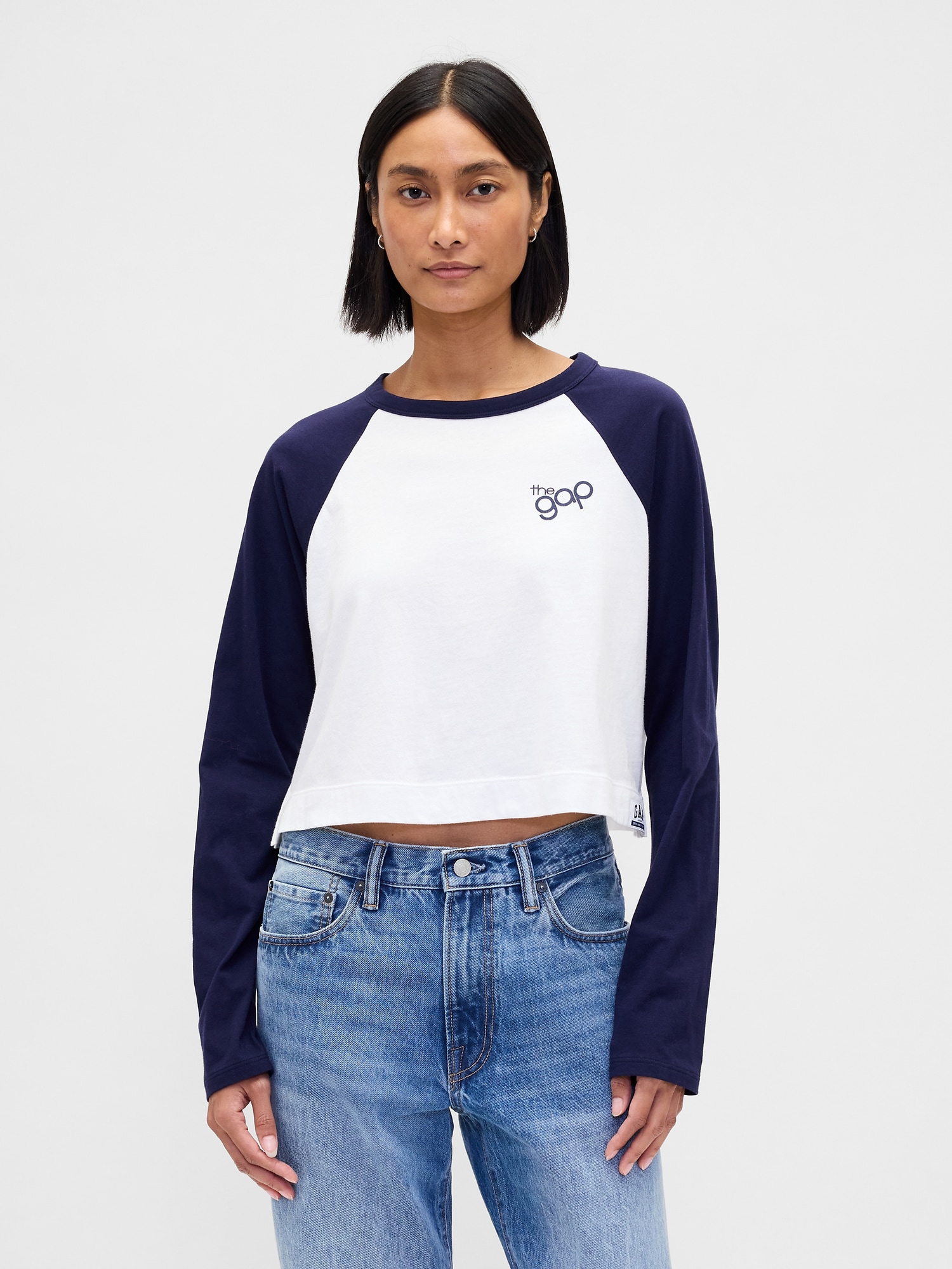 Gap リラックスフィット クロップド GAPロゴTシャツ