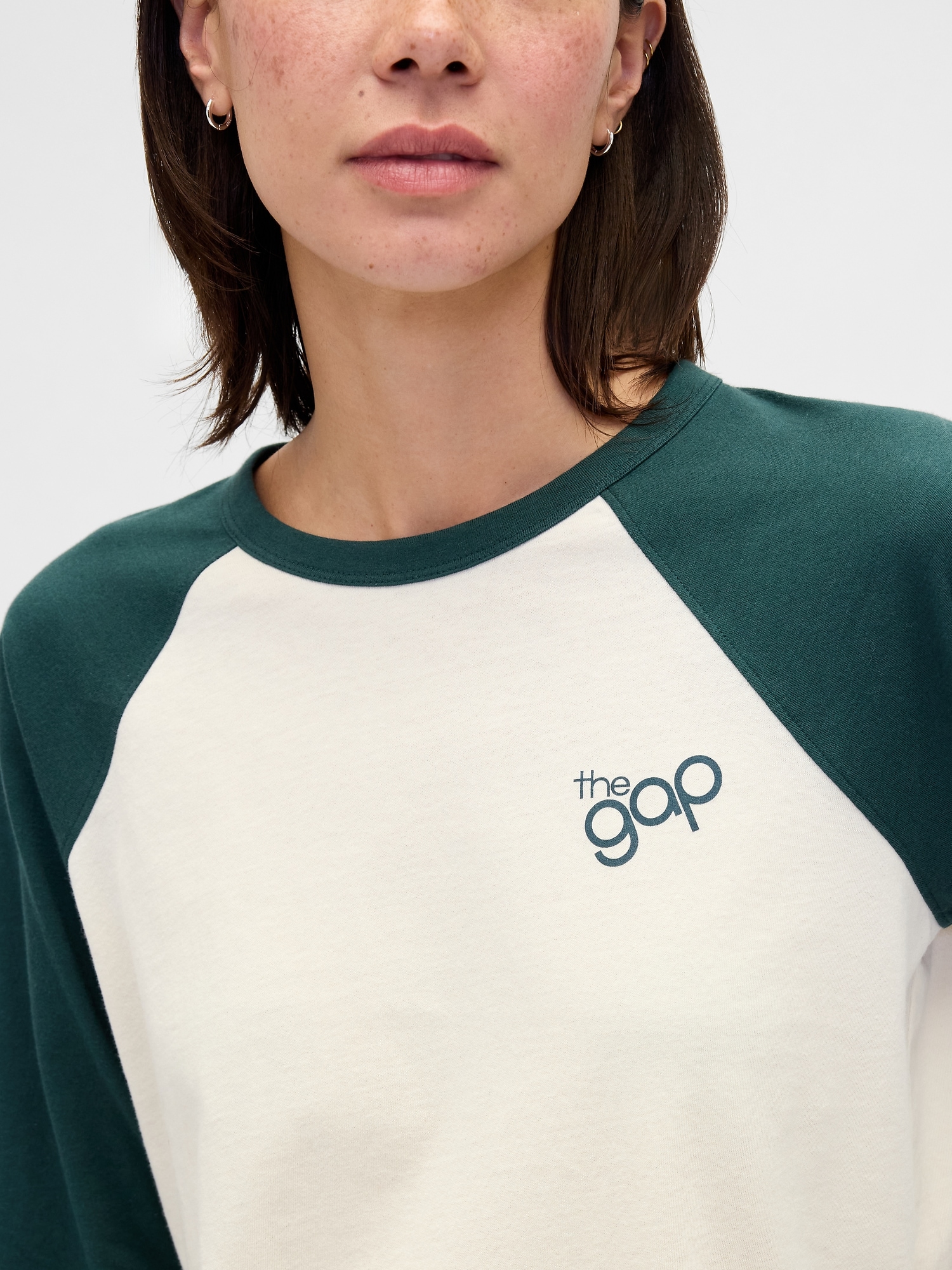 リラックスフィット クロップド GAPロゴTシャツ-4