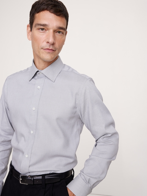 Standard-Fit Wrinkle-Resistant Dress Shirt