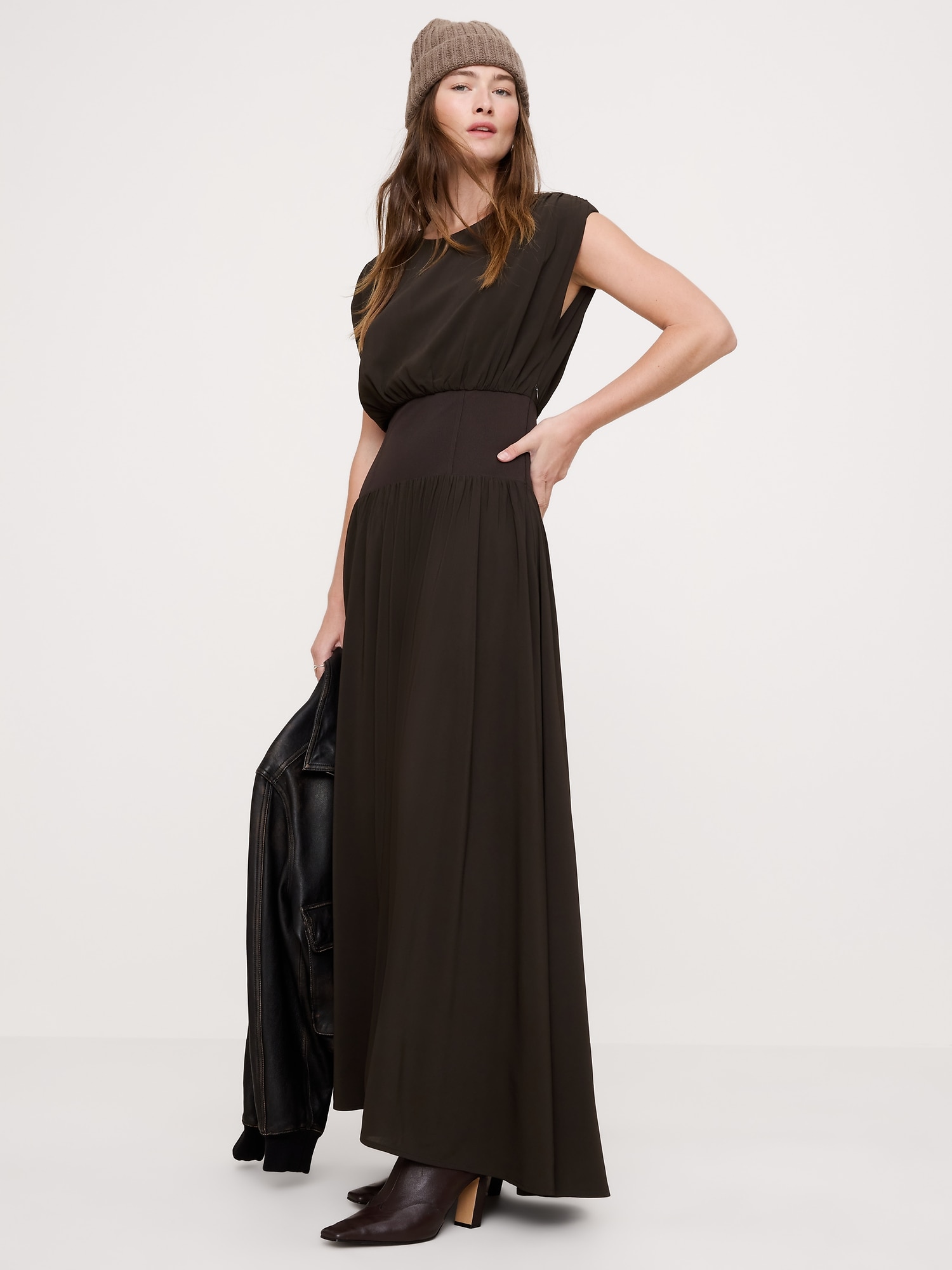 ROBE LONGUE EN CRÊPE EXTENSIBLE À TAILLE BASSE