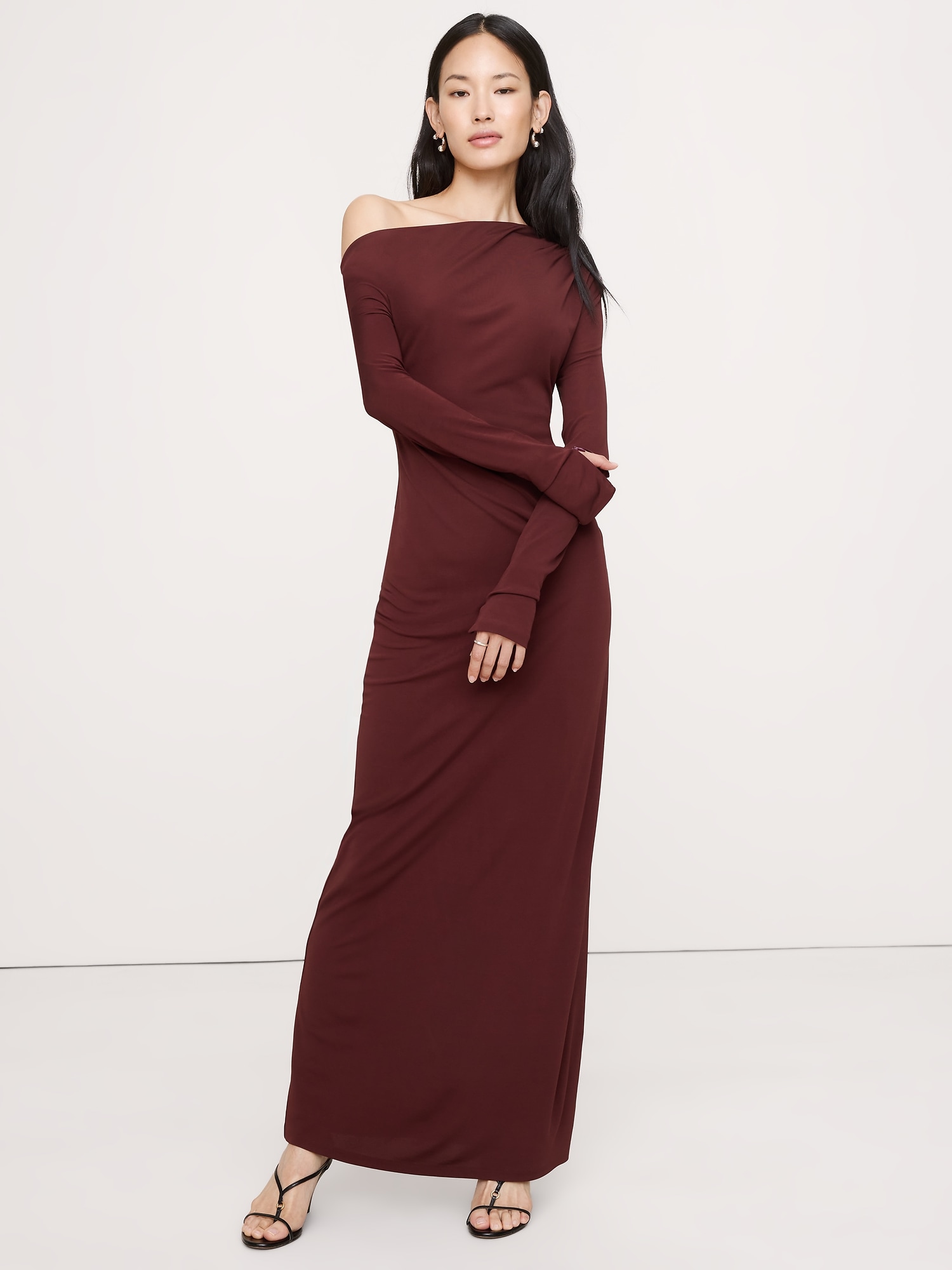 ROBE LONGUE AU DOS DÉNUDÉ EN JERSEY MAT