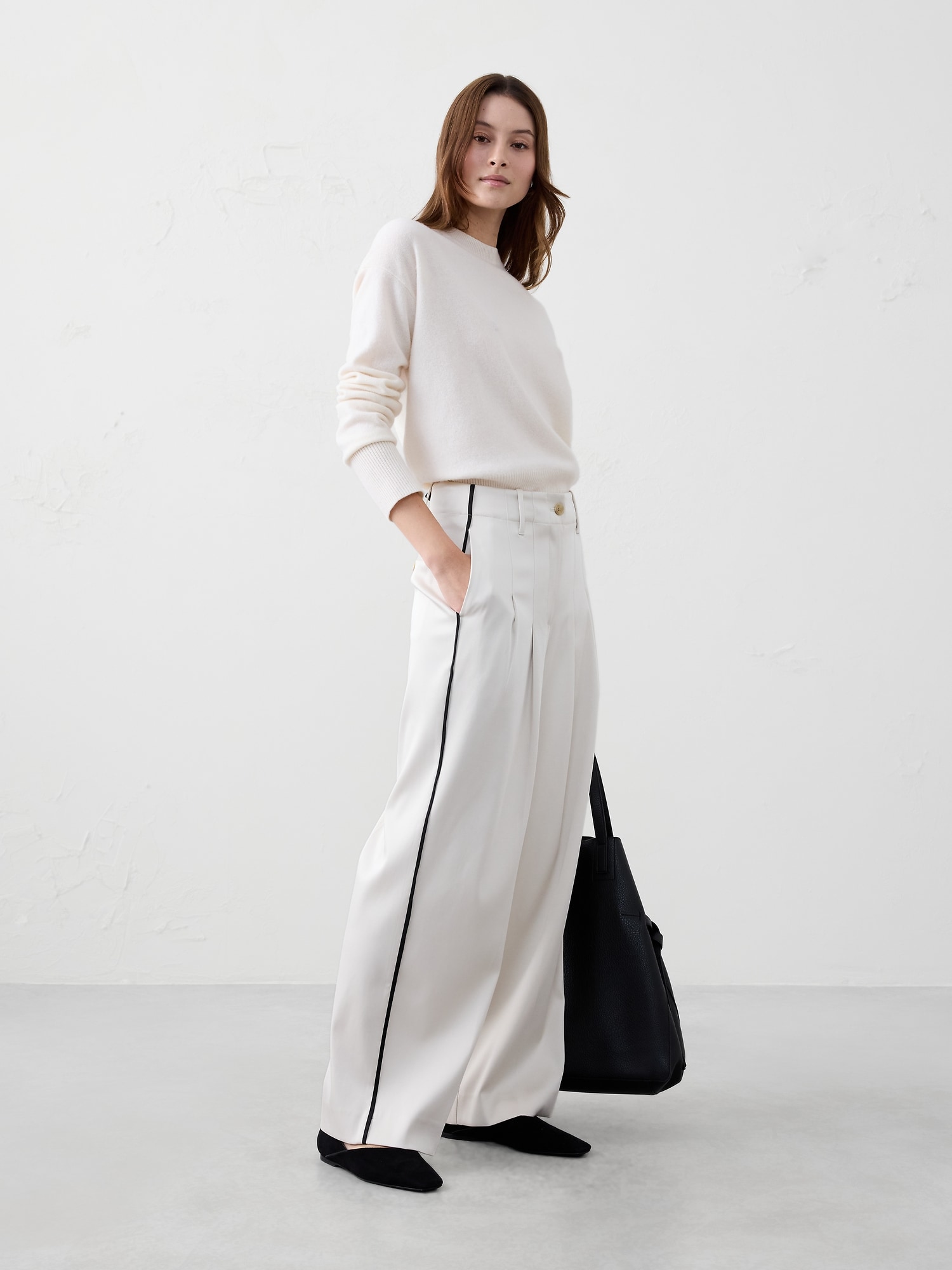 PANTALON DROIT À TAILLE TRÈS HAUTE EN SATIN