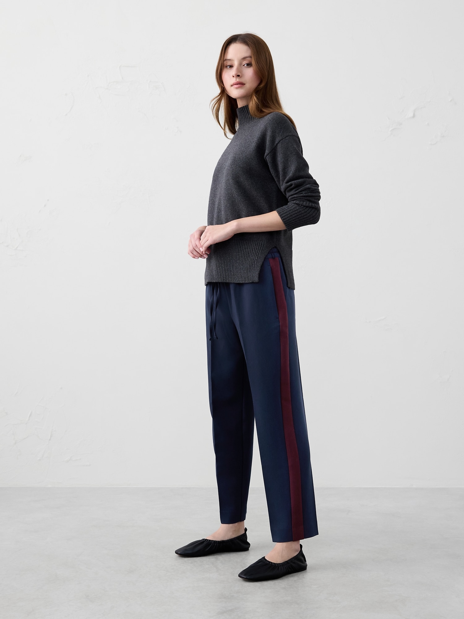 Tapered High-Rise Pull-On Pant