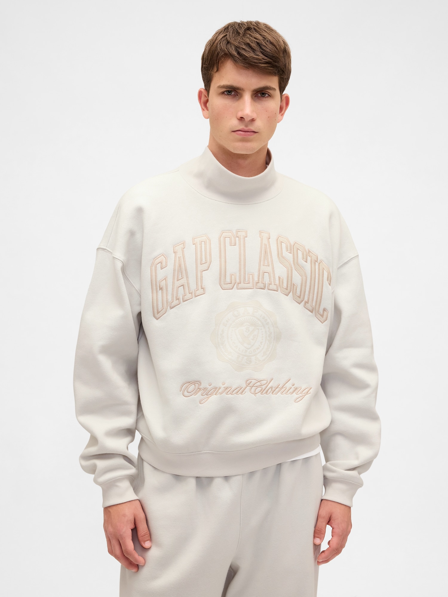 Gap ヴィンテージソフトモックネック クロップド GAPロゴ スウェットシャツ Gap ヴィンテージソフトモックネック クロップド GAPロゴ スウェットシャツ