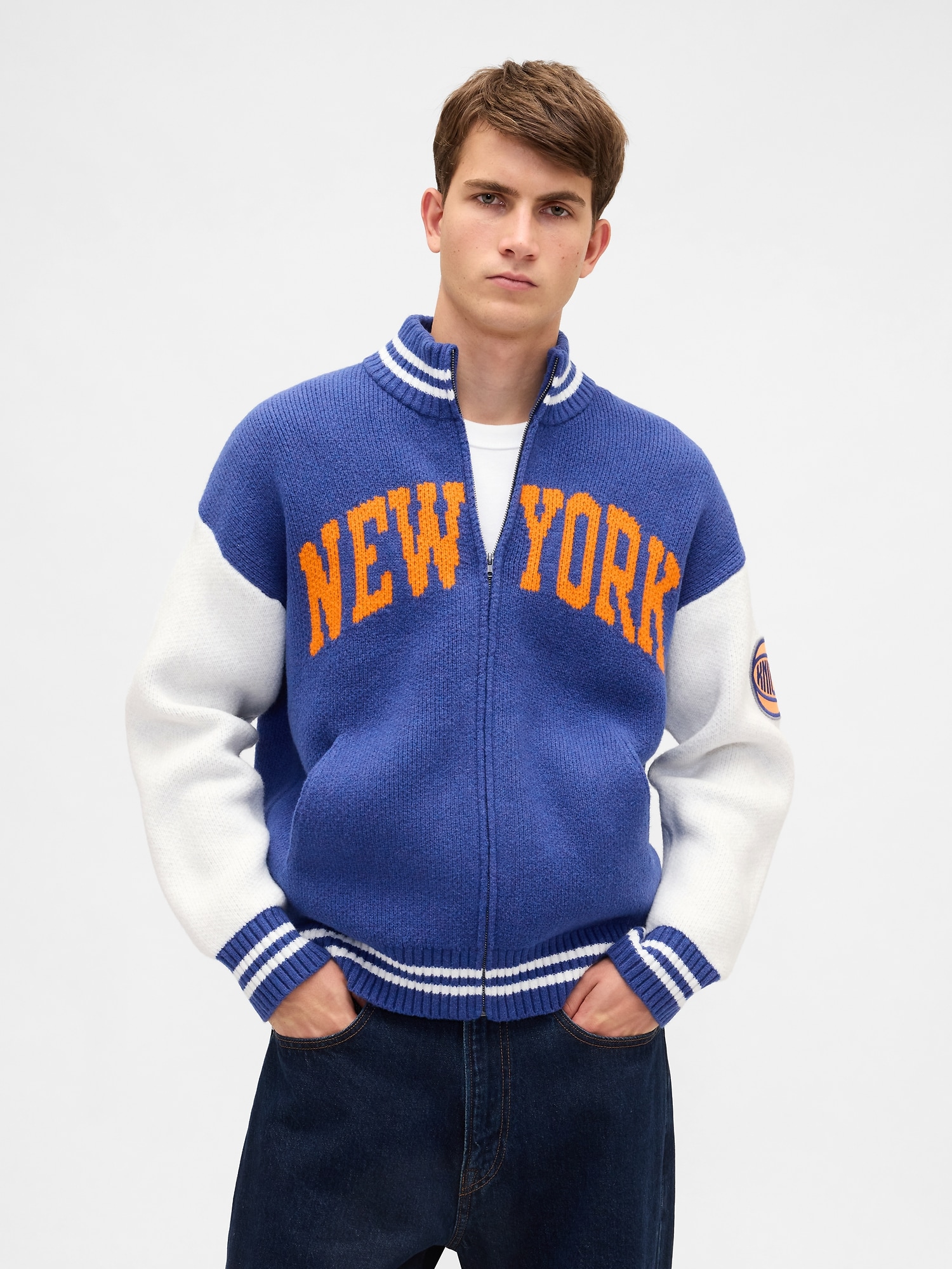 Gap CashSoft カシミヤタッチ NBA New York Kicks ロゴ ジップアップセーター Gap CashSoft カシミヤタッチ NBA New York Kicks ロゴ ジップアップセーター