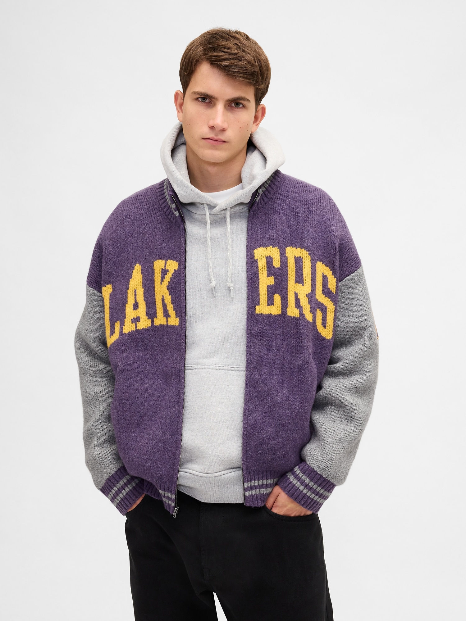 Gap CashSoft カシミヤタッチ NBA ロサンゼルス レイカーズ ロゴ ジップアップセーター Gap CashSoft カシミヤタッチ NBA ロサンゼルス レイカーズ ロゴ ジップアップセーター