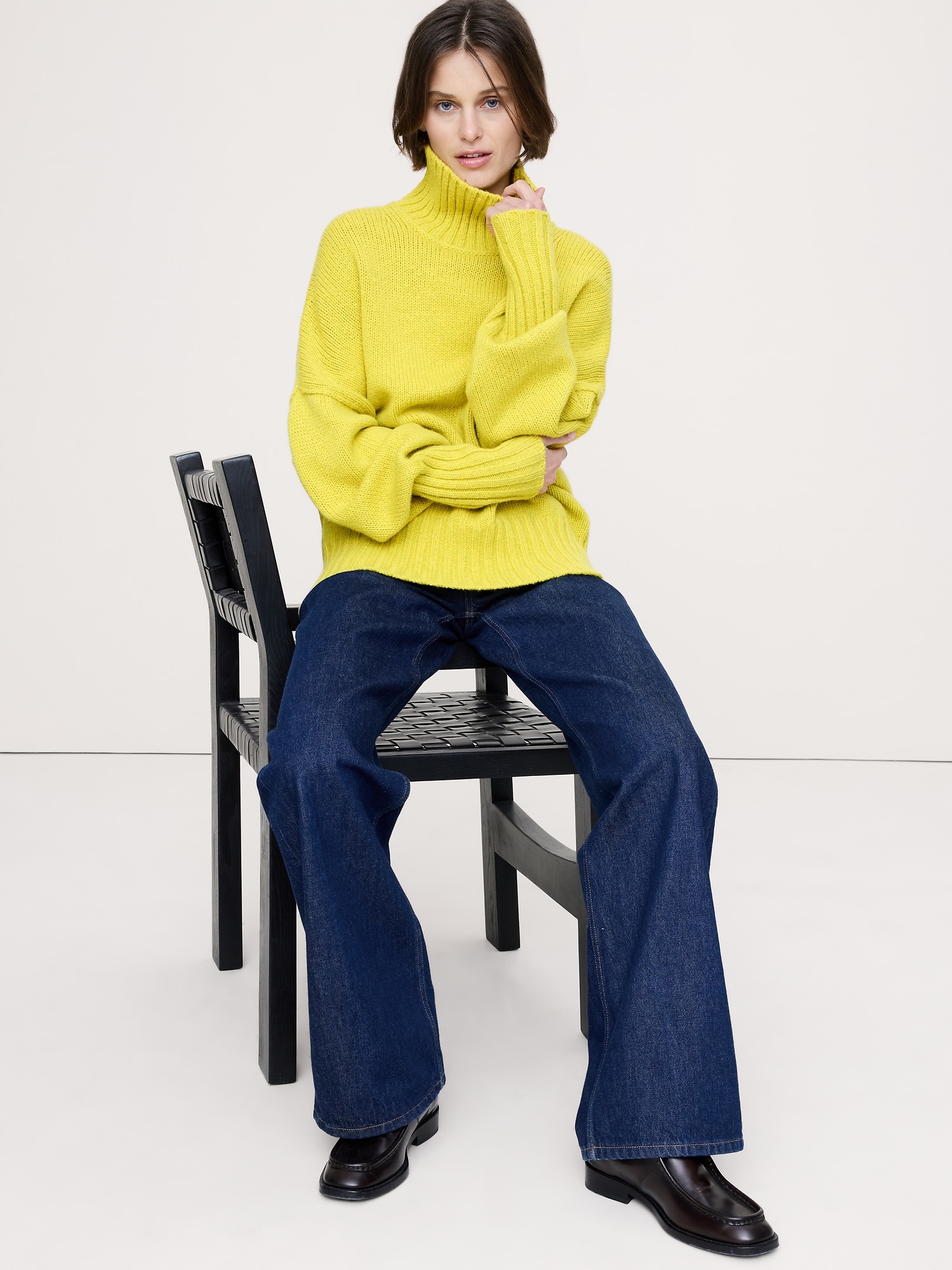 CHANDAIL À COL ROULÉ EN LAINE MÉRINOS ITALIENNE