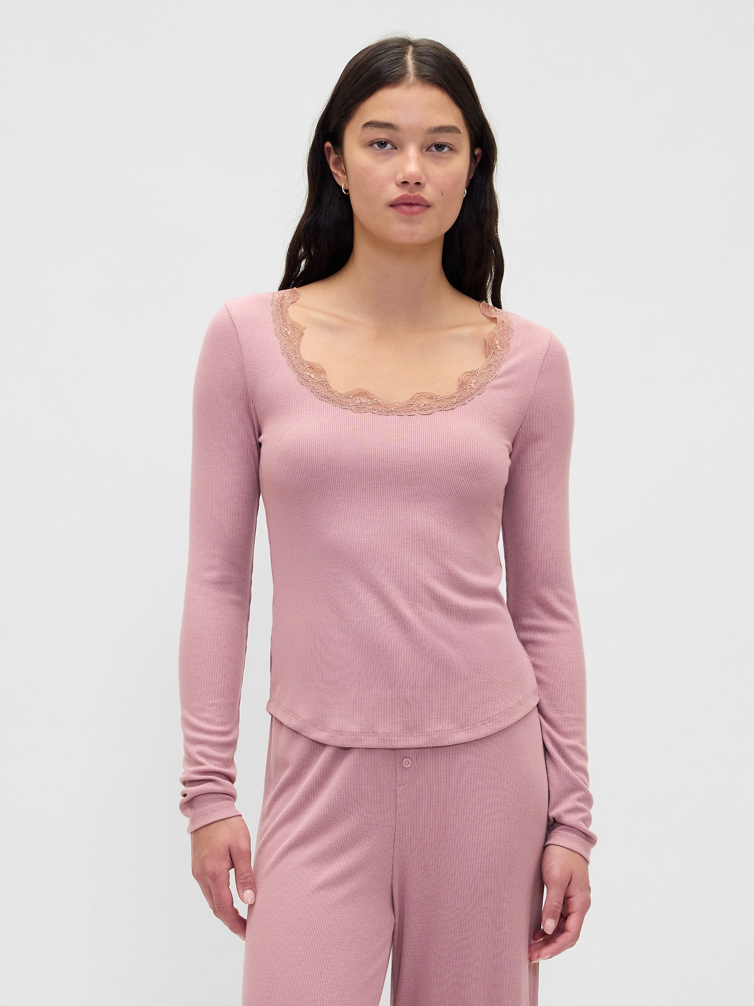 HAUT DE PYJAMA FINEMENT CÔTELÉ À DENTELLE