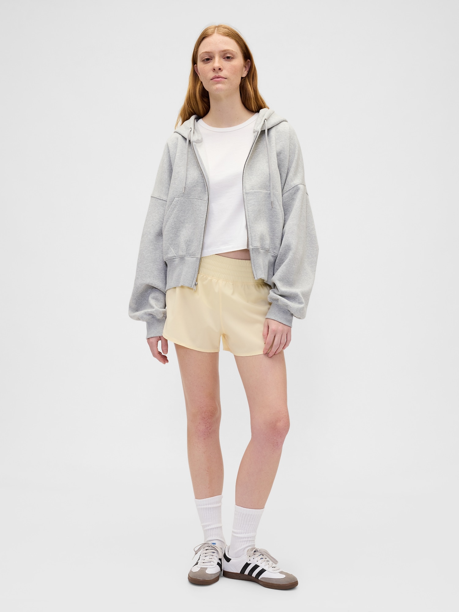 GapFit 3" Mid Rise Runaround Shorts