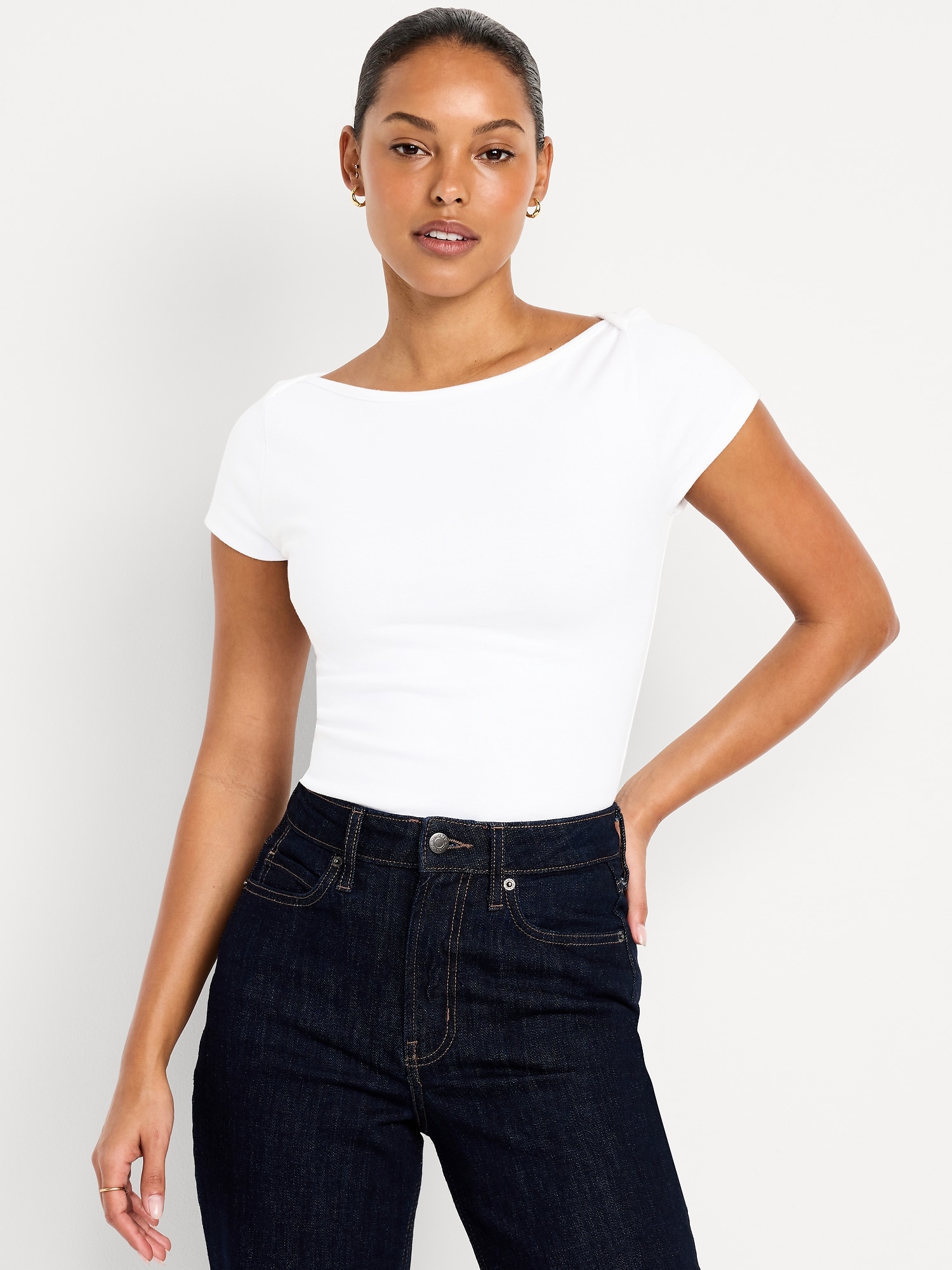 T-SHIRT AJUSTÉ À ENCOLURE BATEAU