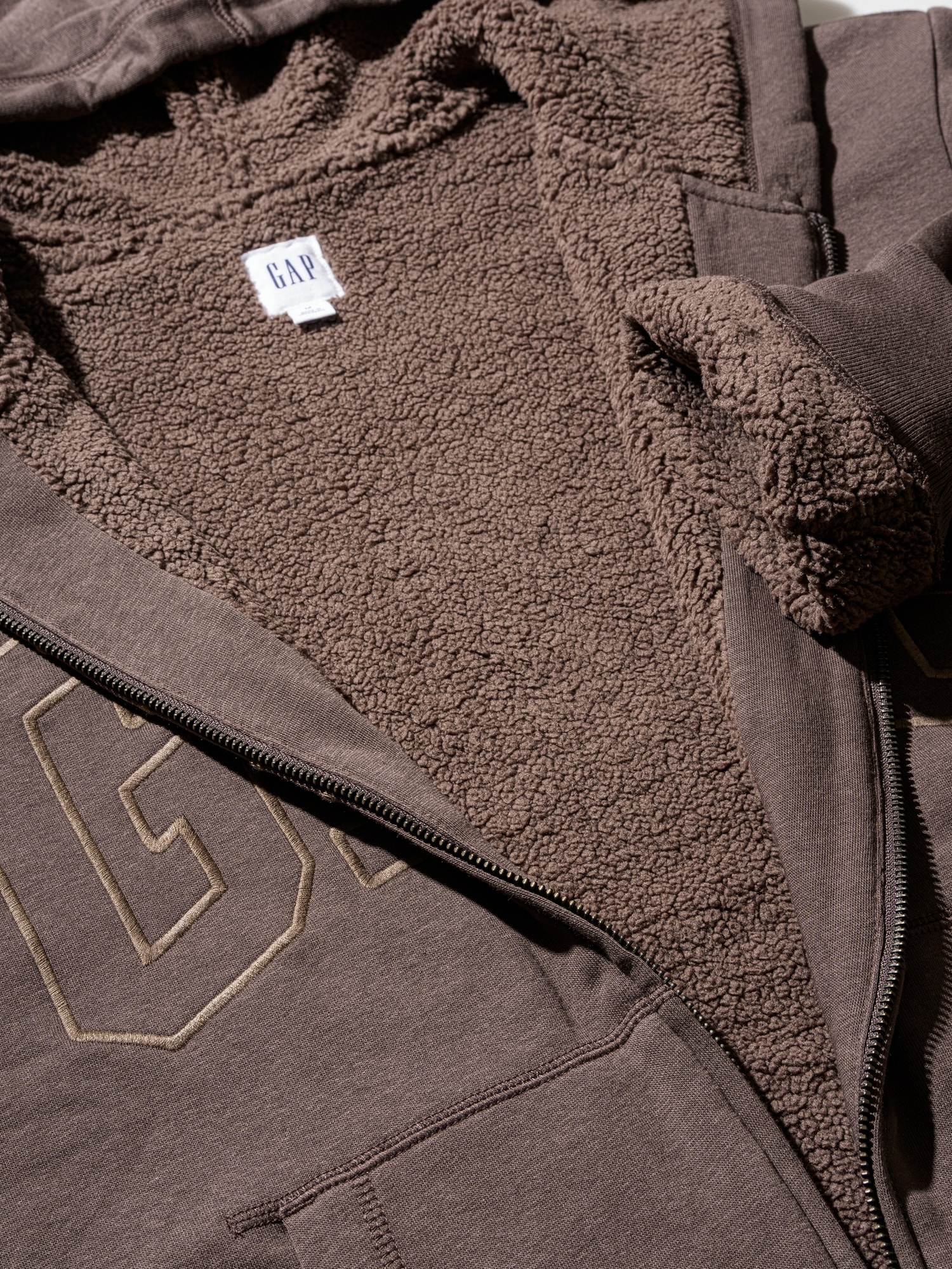 Gap公式オンラインストア | リラックスフィット GAPロゴ 裏ボア ジップ