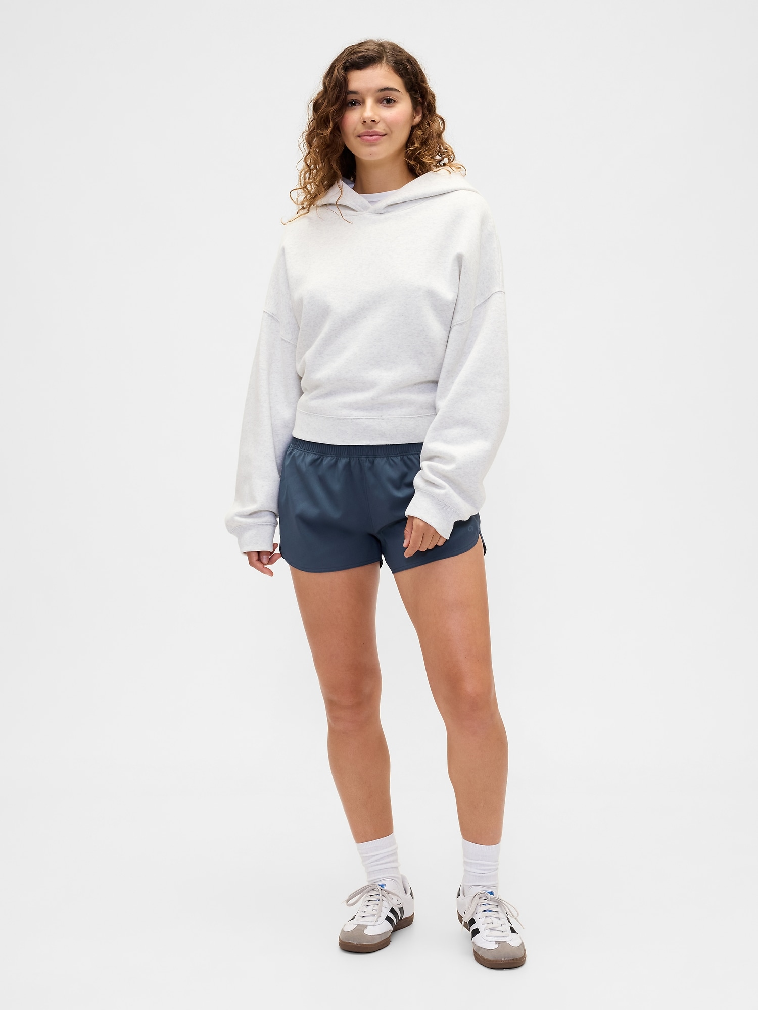 GapFit 3" Mid Rise Runaround Shorts