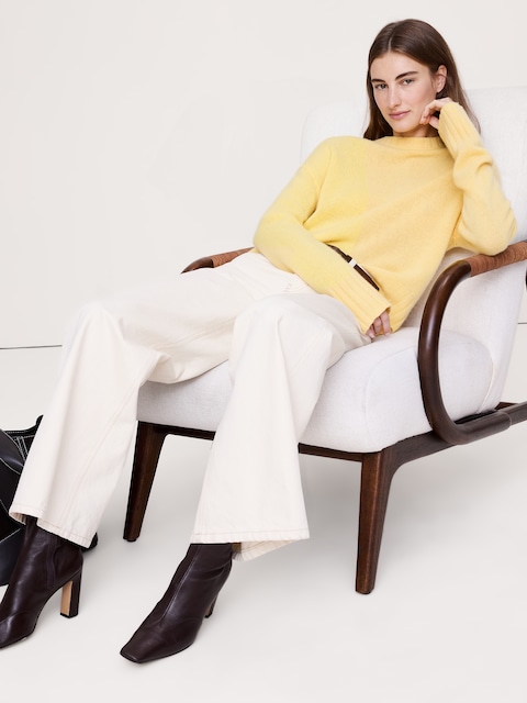 Midweight Cashmere Crew-Neck Sweater