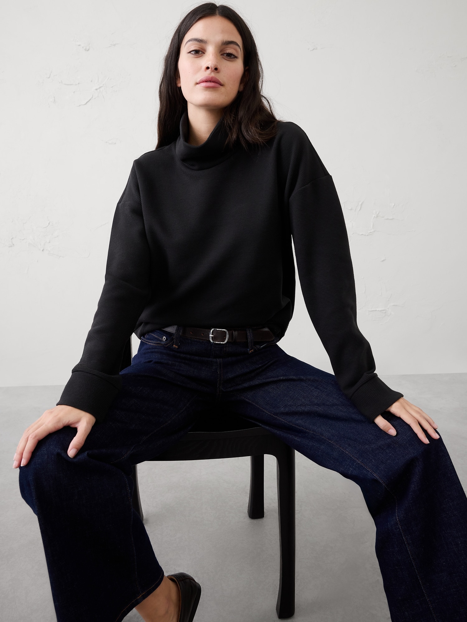 Ottoman Turtleneck Sweatshirt