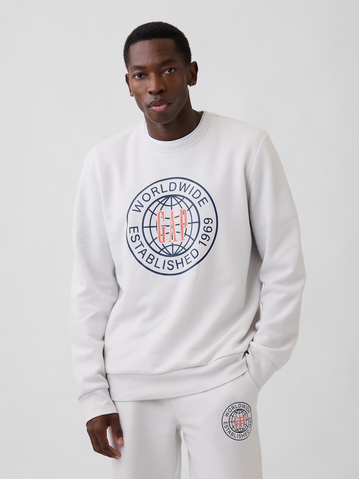 Relaxed Gap Graphic Sweatshirt