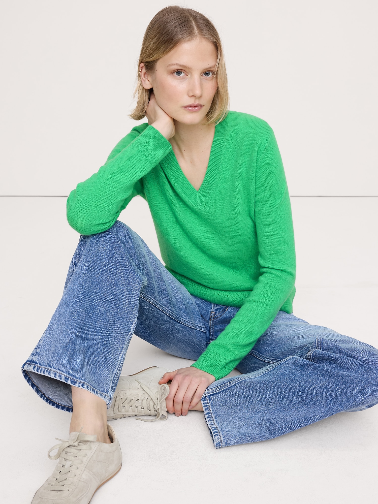 Lightweight Cashmere V-Neck Sweater