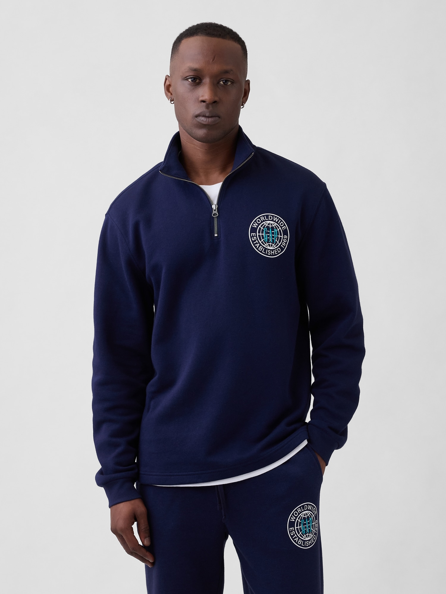 Relaxed Gap Graphic Quarter-Zip Sweatshirt