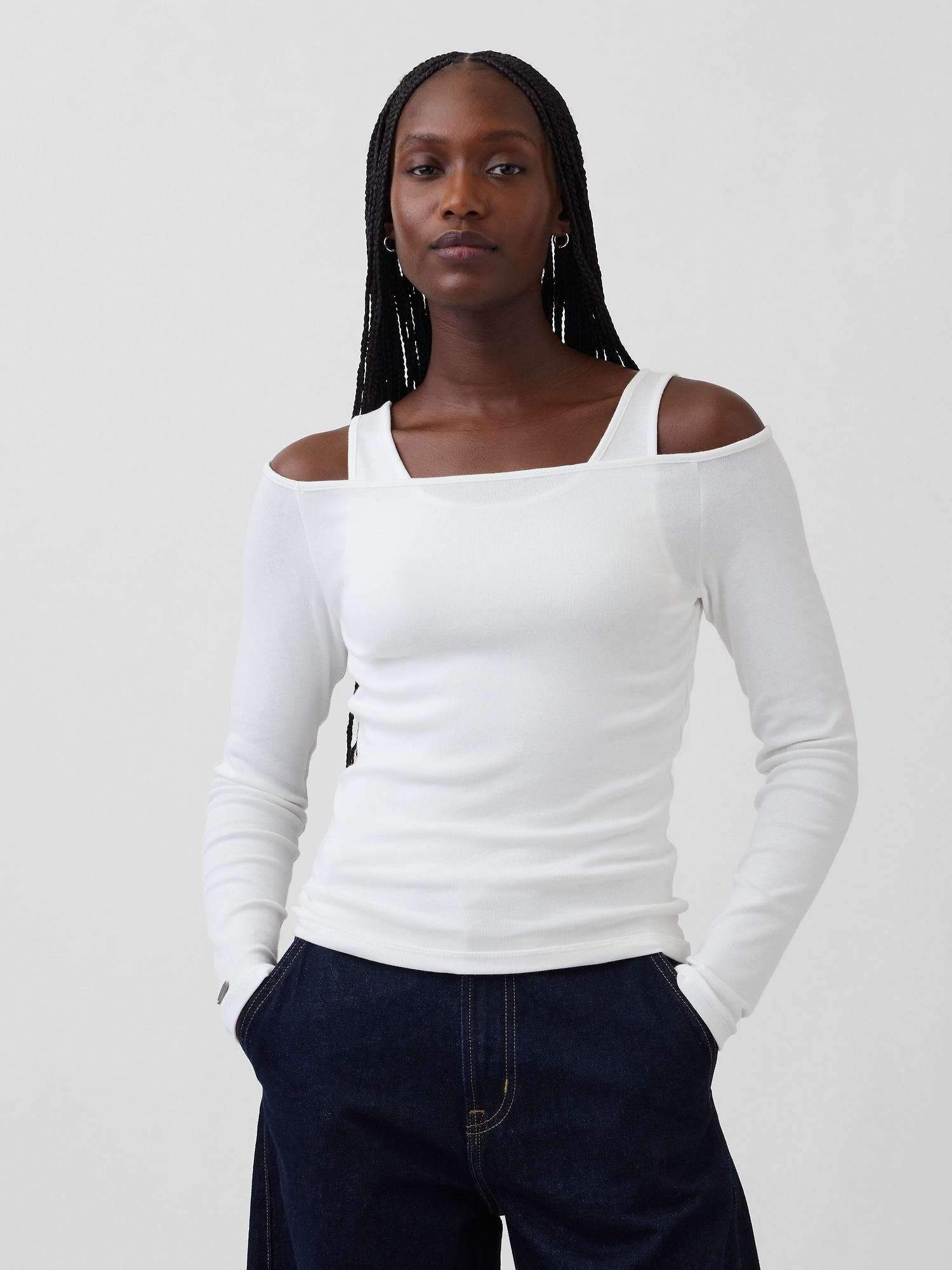 Gap公式オンラインストア | モダン オフショルダートップス