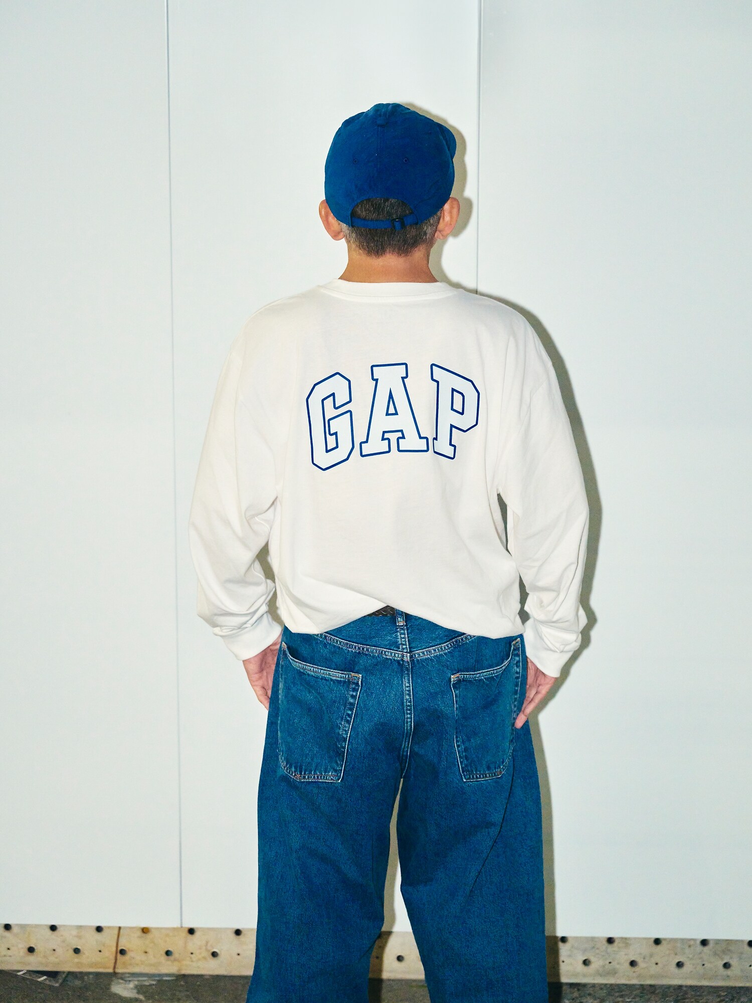 Gap公式オンラインストア | Gap×SDP アーチロゴ ロングスリーブTシャツ
