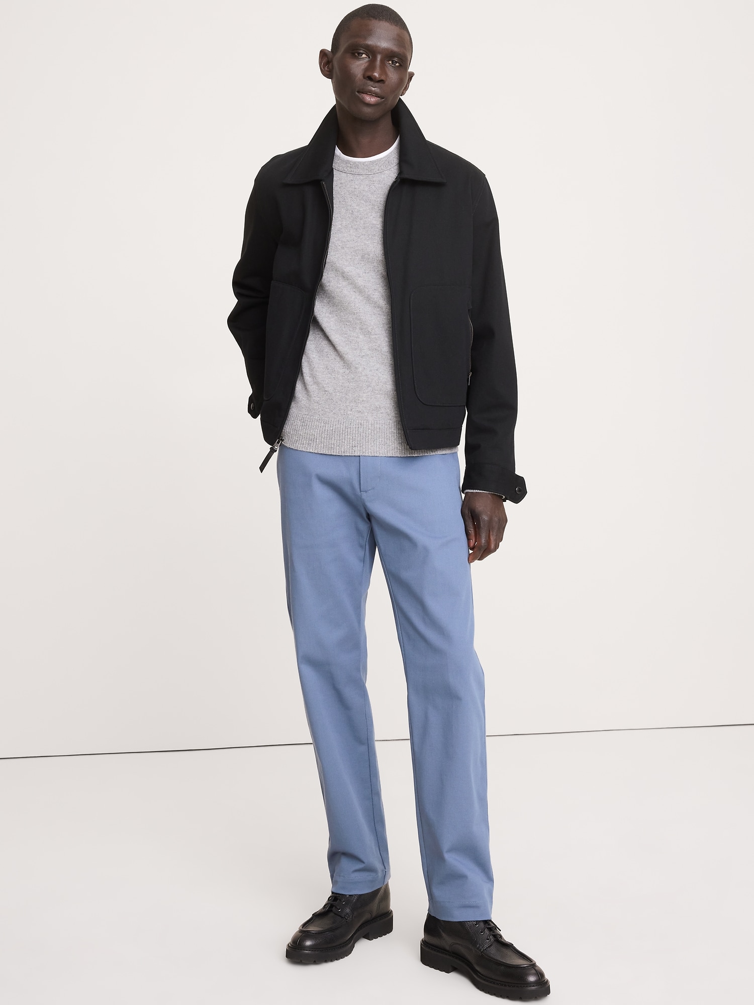 CHINO DROIT EN TISSU ITALIEN EXTENSIBLE