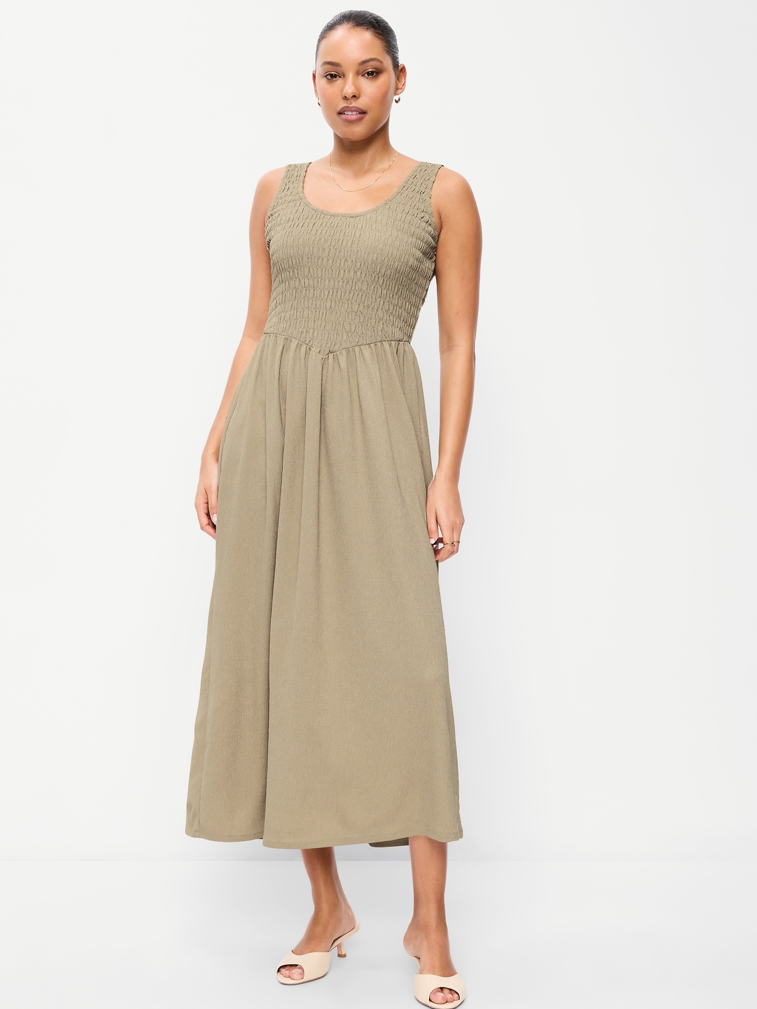 ROBE MI-LONGUE AJUSTÉE ET ÉVASÉE LÉGÈRE AVEC SMOCKS SUR LE BUSTE