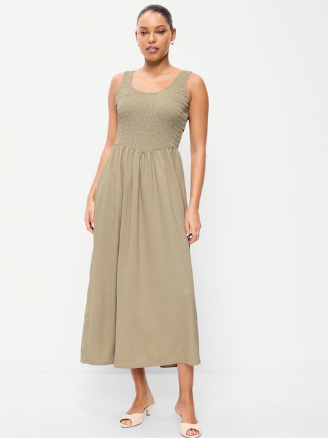 ROBE MI-LONGUE AJUSTÉE ET ÉVASÉE LÉGÈRE AVEC SMOCKS SUR LE BUSTE