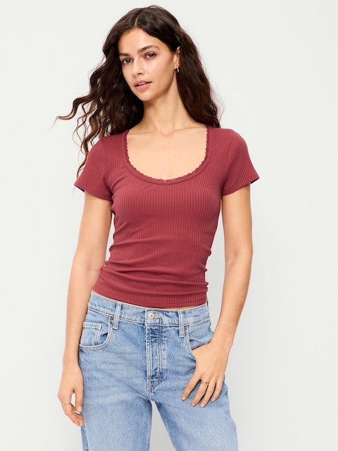 HAUT CÔTELÉ À DÉCOLLETÉ EN CŒUR ET À BORDURE EN DENTELLE