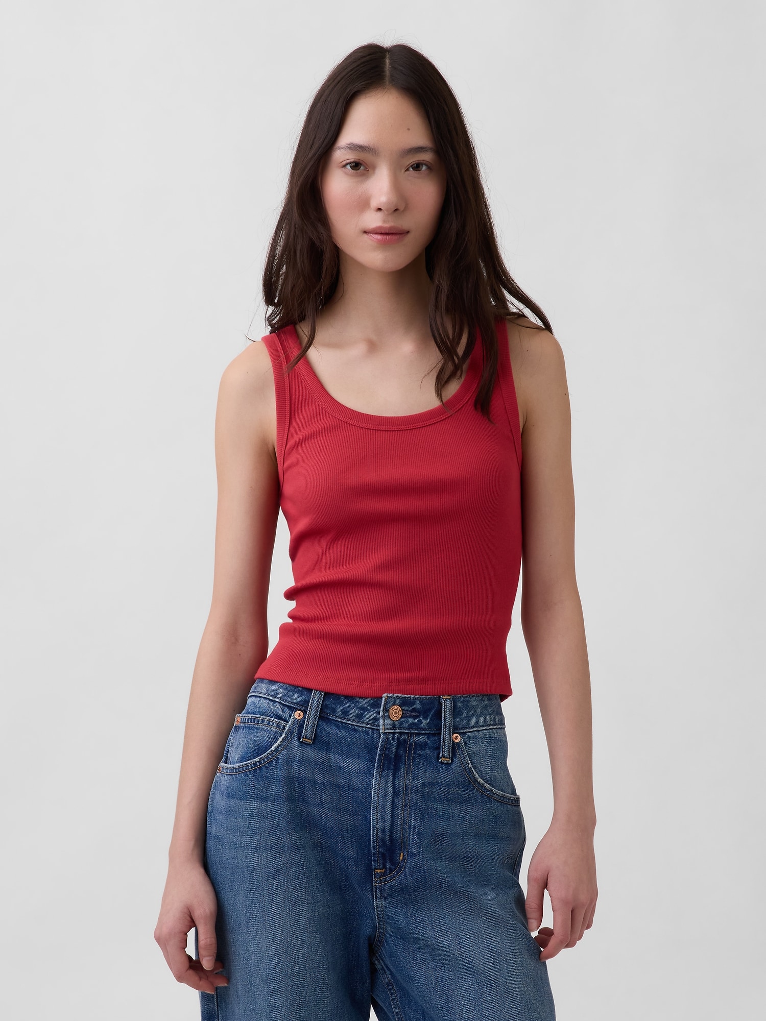 CAMISOLE CÔTELÉE À ENCOLURE DÉGAGÉE