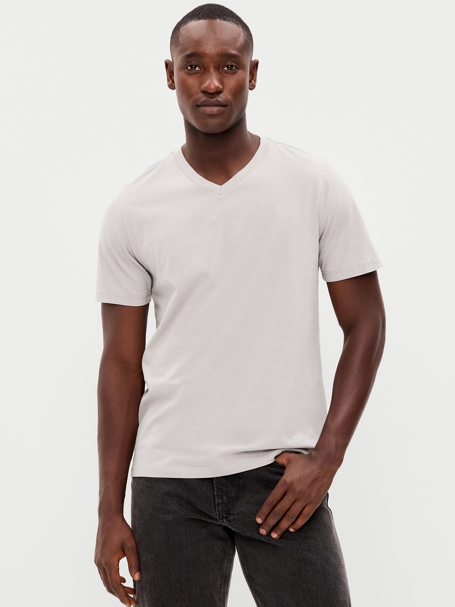 T-SHIRT À ENCOLURE EN V