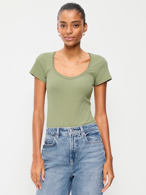 HAUT CÔTELÉ À DÉCOLLETÉ EN CŒUR ET À BORDURE EN DENTELLE