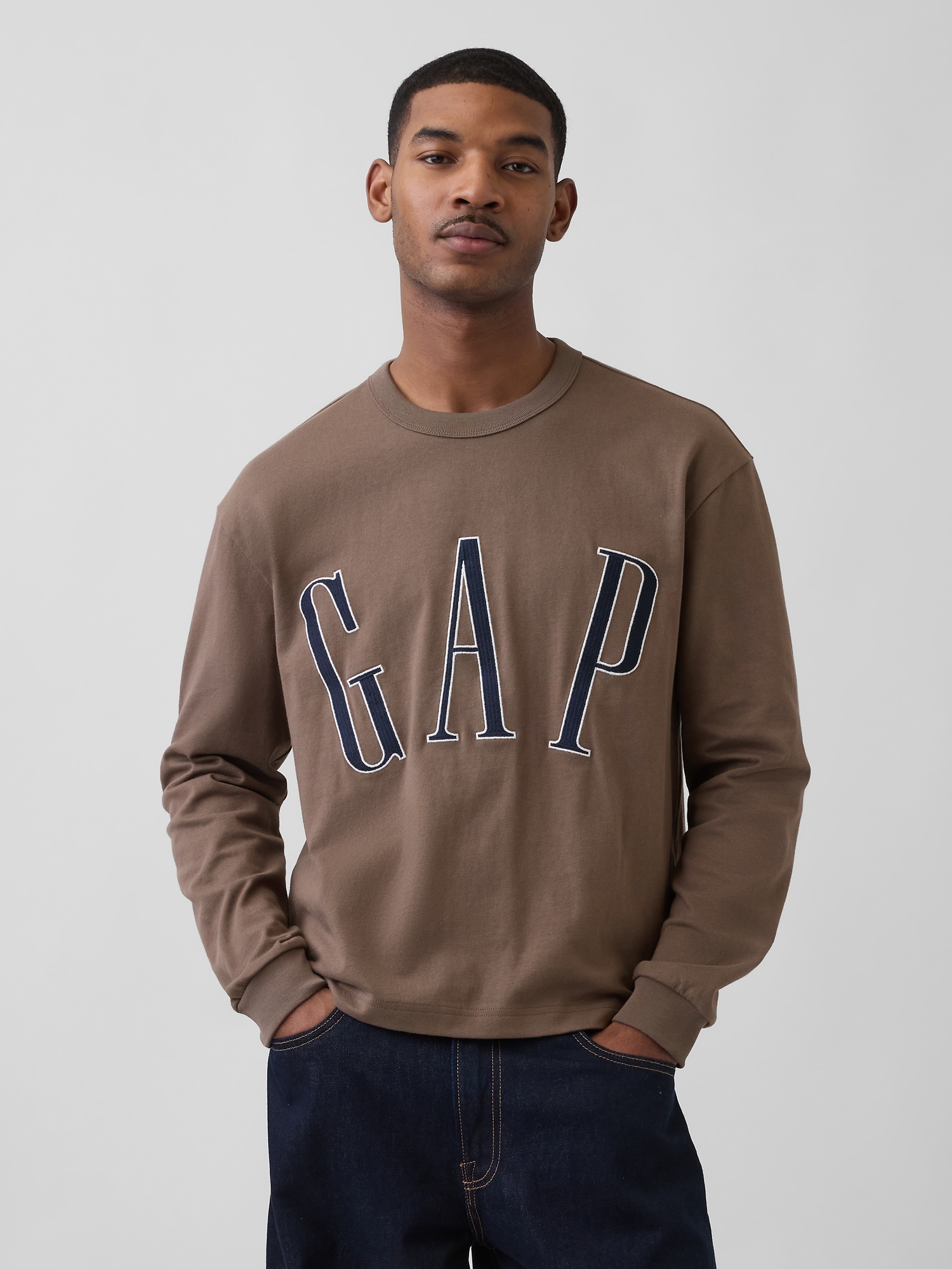 Gap公式オンラインストア | オーバーサイズ GAPロゴ クロップドTシャツ