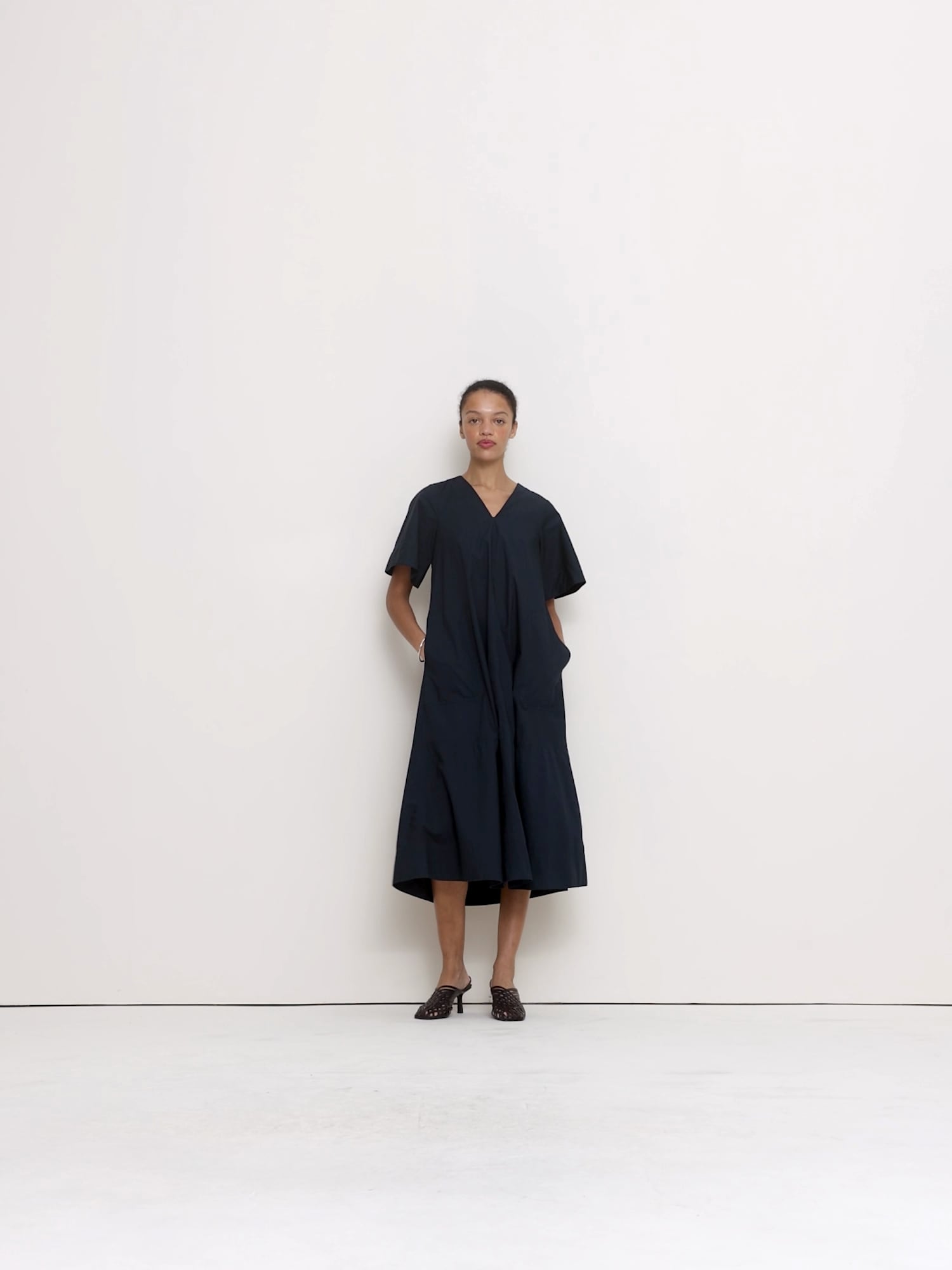 コットン ポプリン トラペーズ ミディ ドレス-4