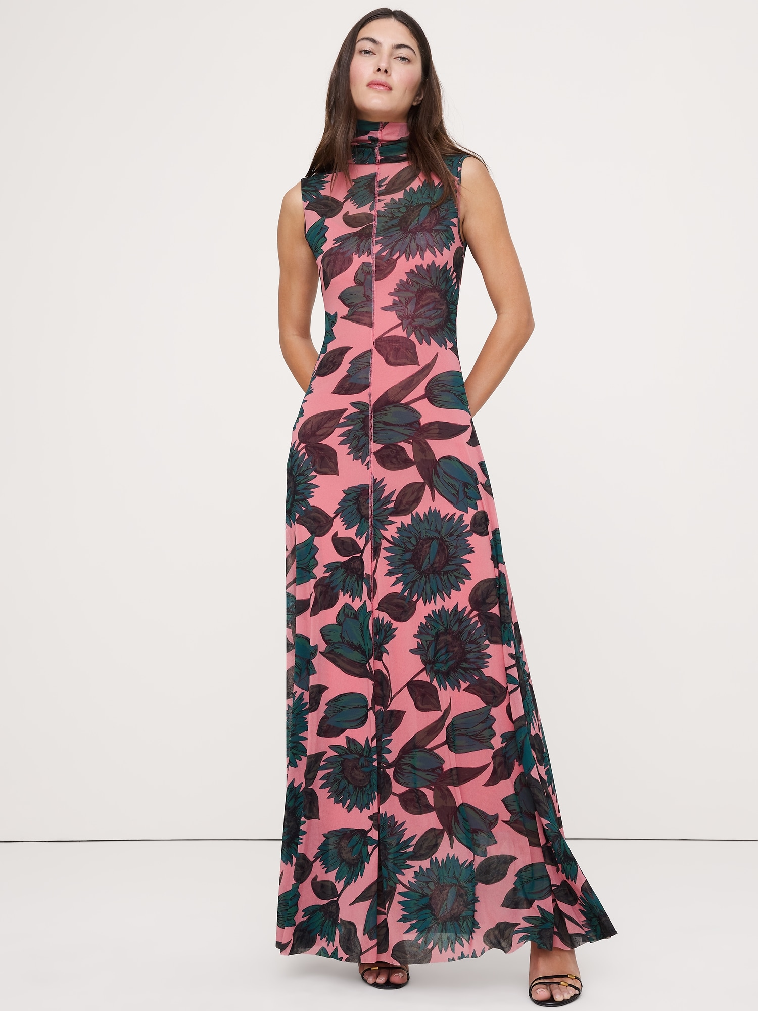 ROBE LONGUE EN TISSU À MAILLES ET COL ROULÉ