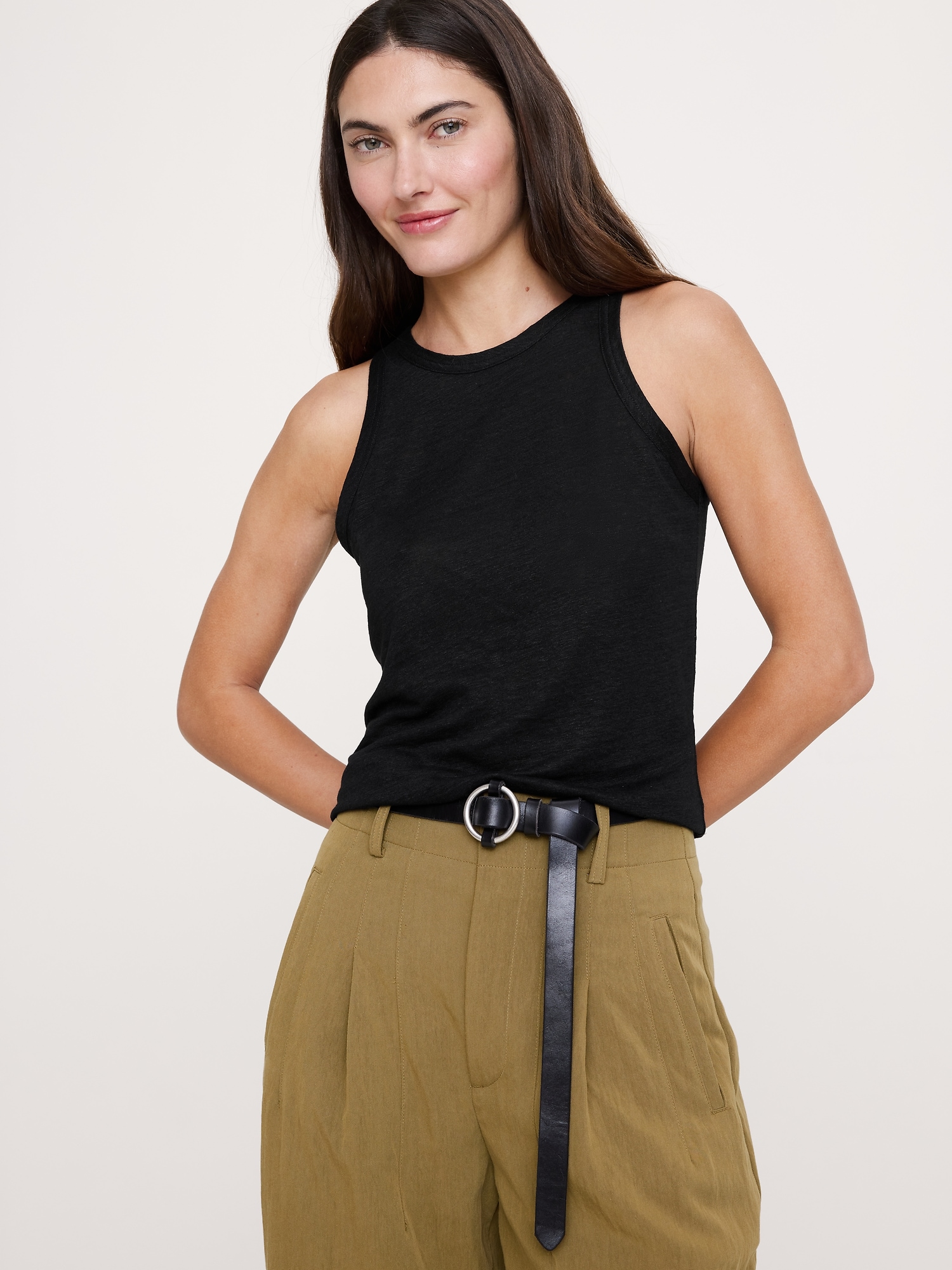 CAMISOLE À DÉCOUPE EN LIN